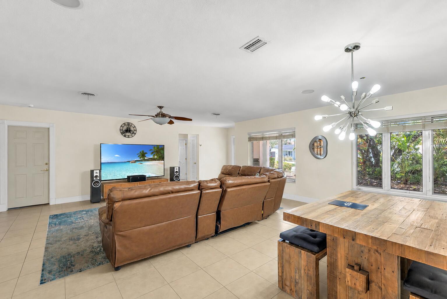 VENETIAN ISLES 3RD SEC - Residential