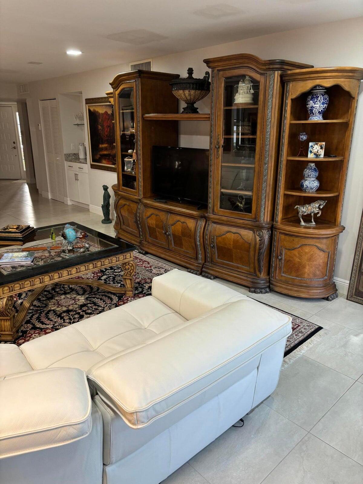 GLENEAGLES CONDO I - Residential Lease