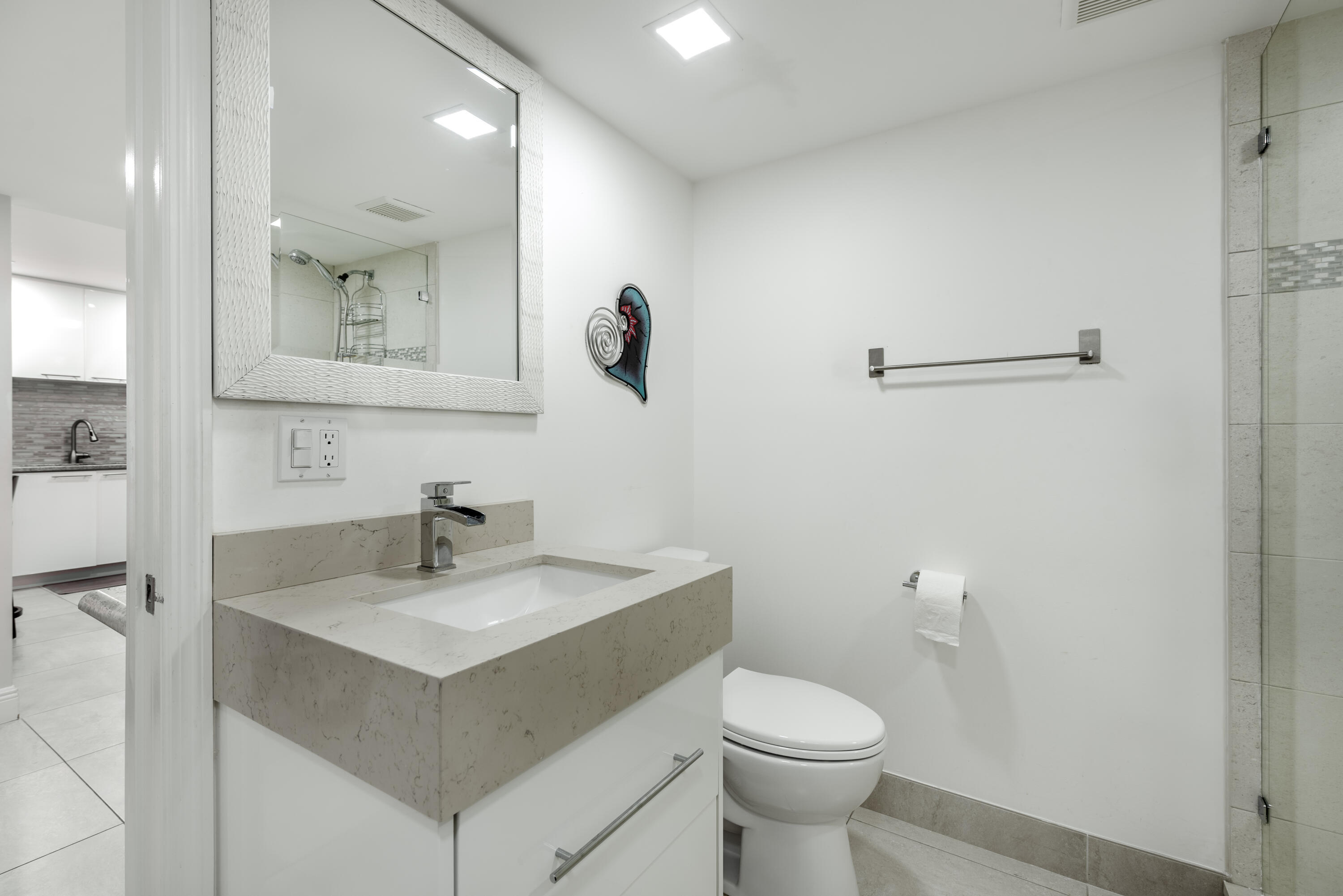 GLENEAGLES CONDO I - Residential Lease