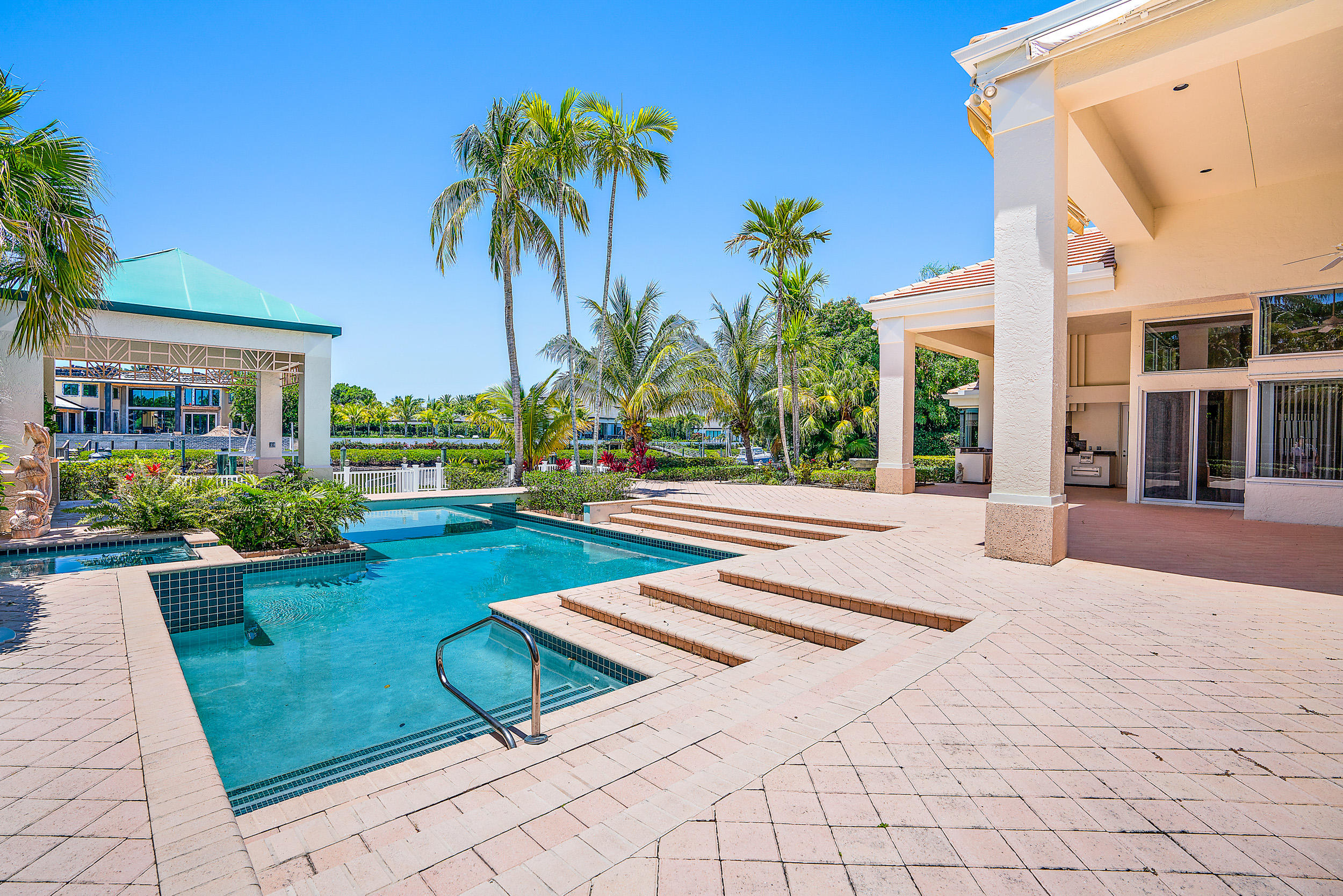 Admirals Cove - Residential