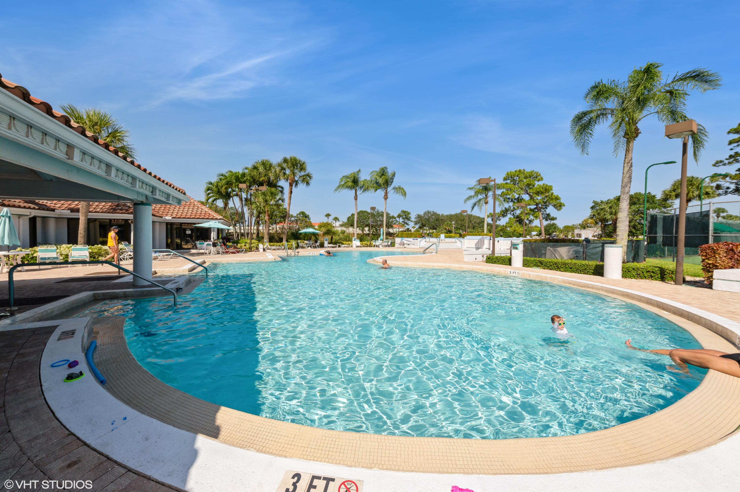 HARBOUR POINTE AT RIVER BRIDGE CONDO - Residential