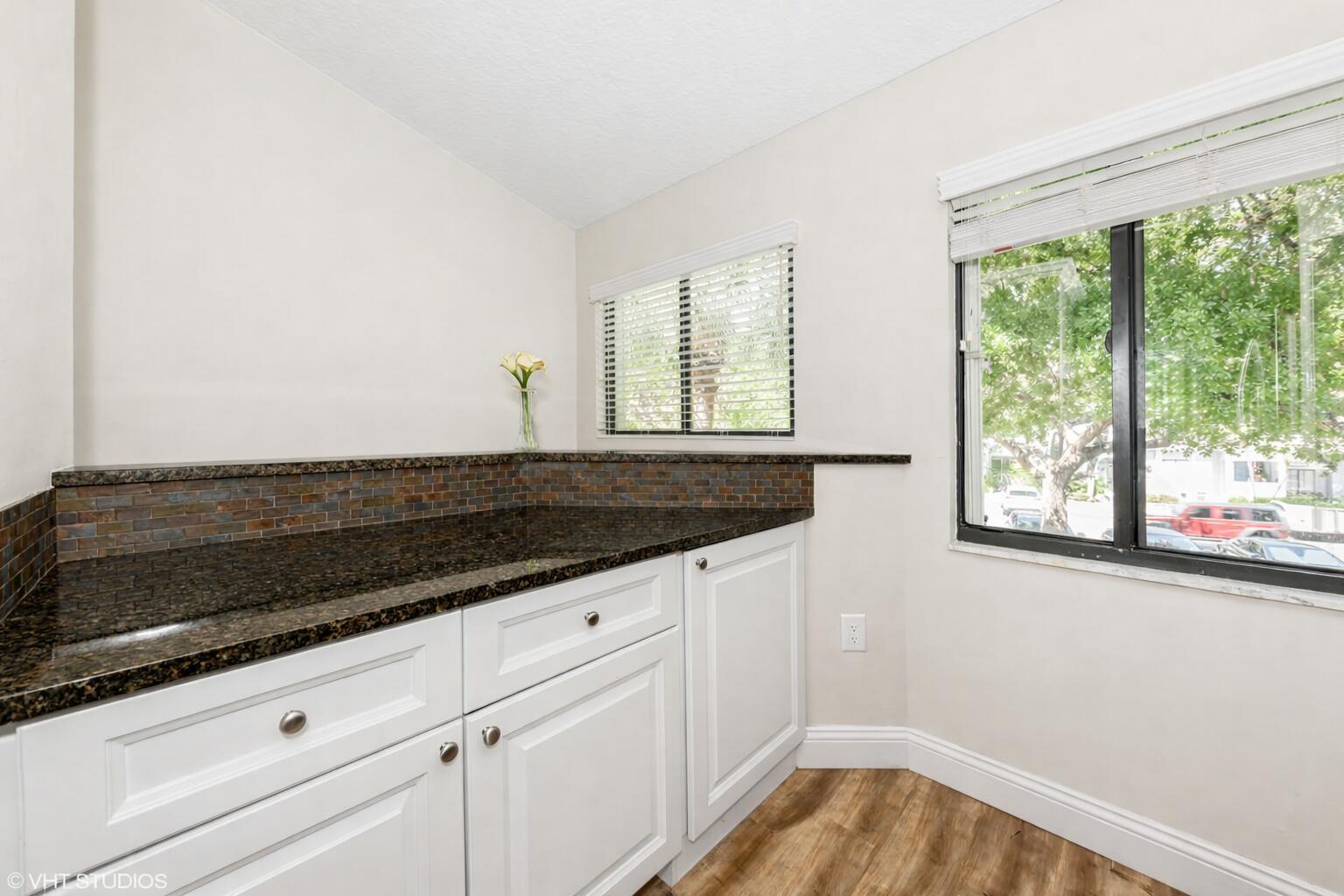 HARBOUR POINTE AT RIVER BRIDGE CONDO - Residential