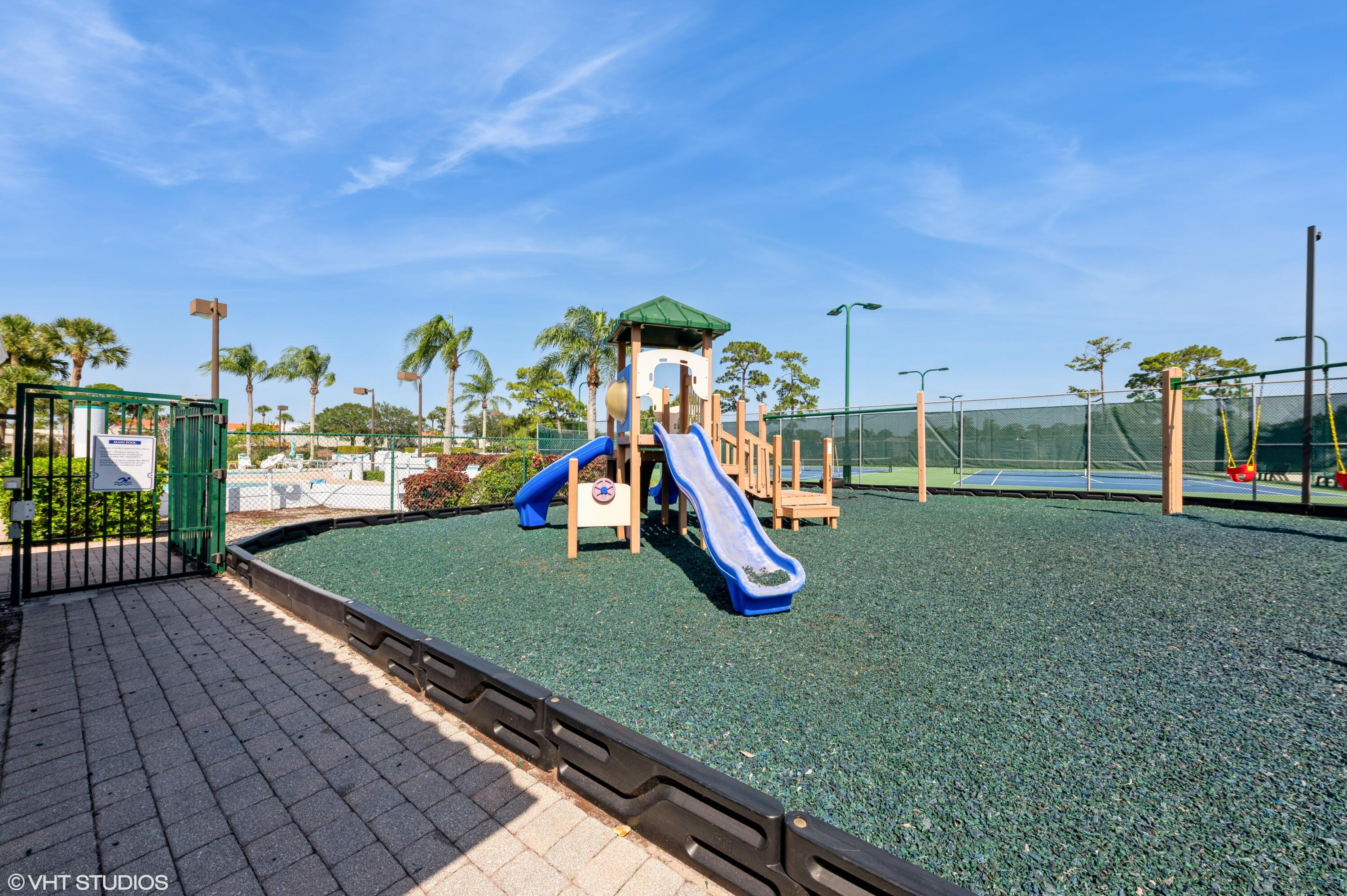 HARBOUR POINTE AT RIVER BRIDGE CONDO - Residential