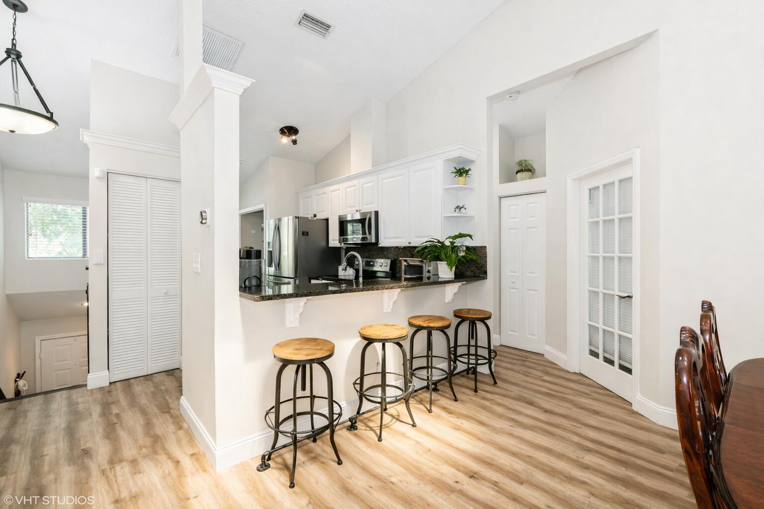 HARBOUR POINTE AT RIVER BRIDGE CONDO - Residential
