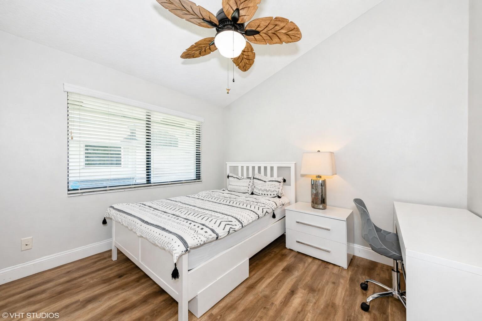HARBOUR POINTE AT RIVER BRIDGE CONDO - Residential