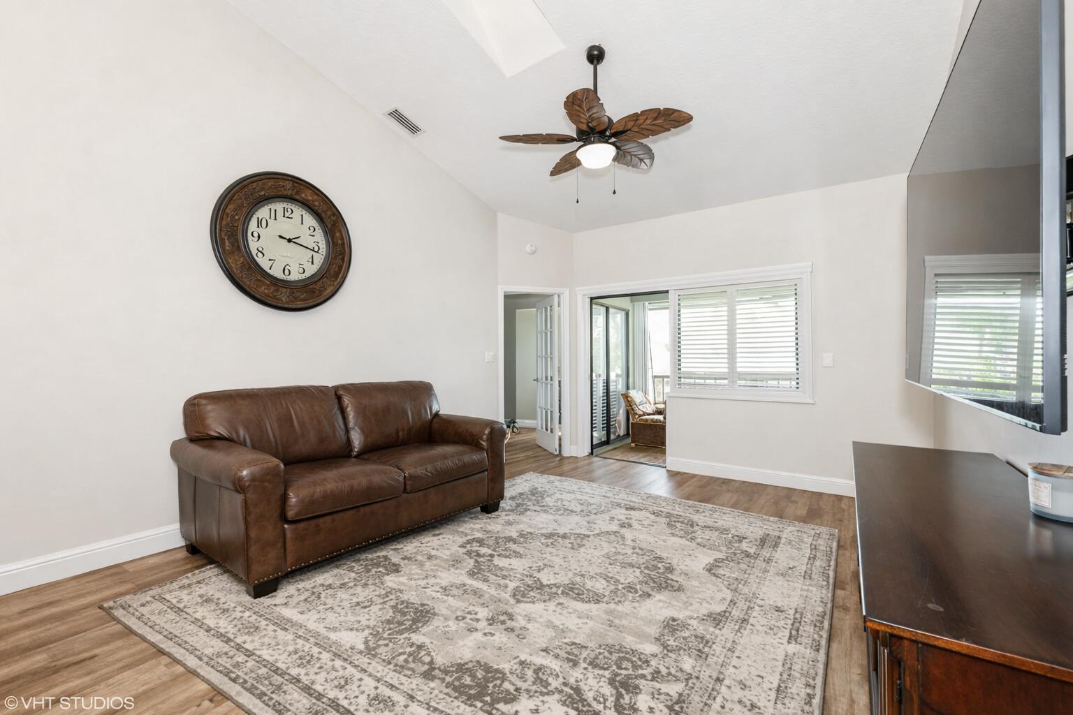 HARBOUR POINTE AT RIVER BRIDGE CONDO - Residential
