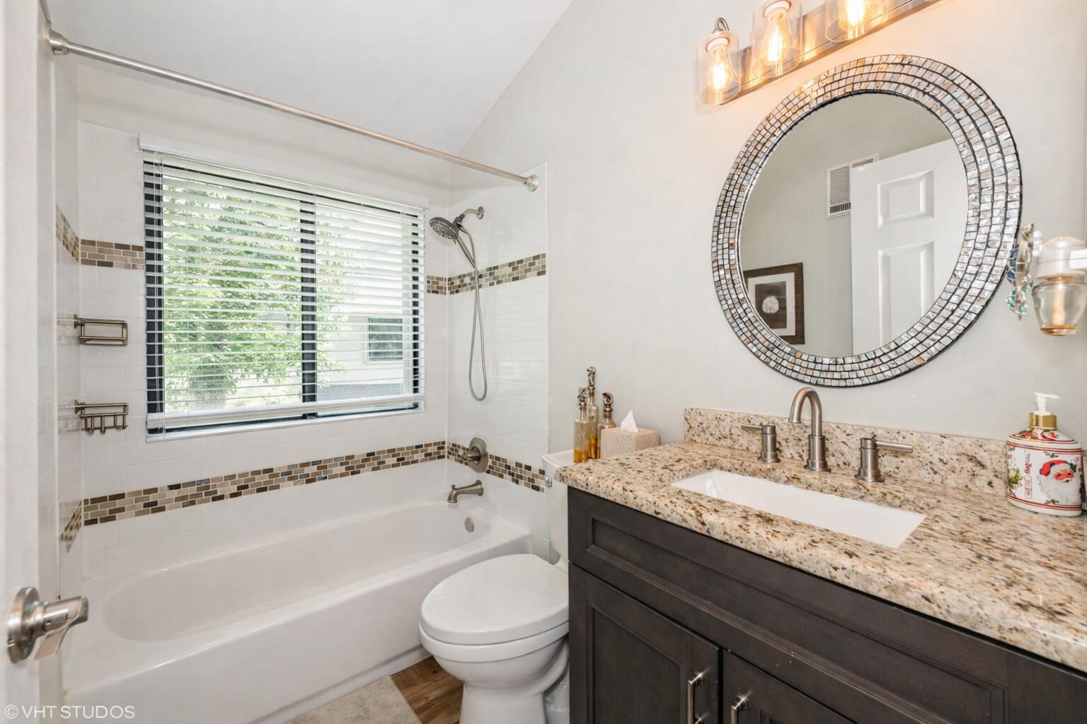HARBOUR POINTE AT RIVER BRIDGE CONDO - Residential