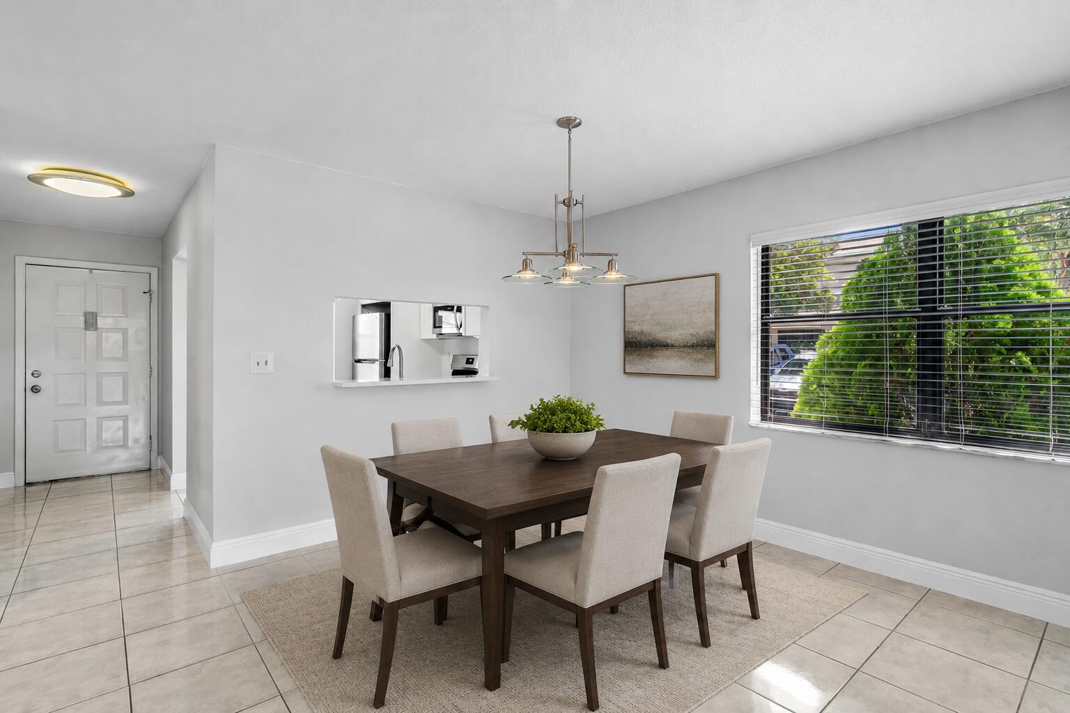 COUNTRY LAKE - Residential