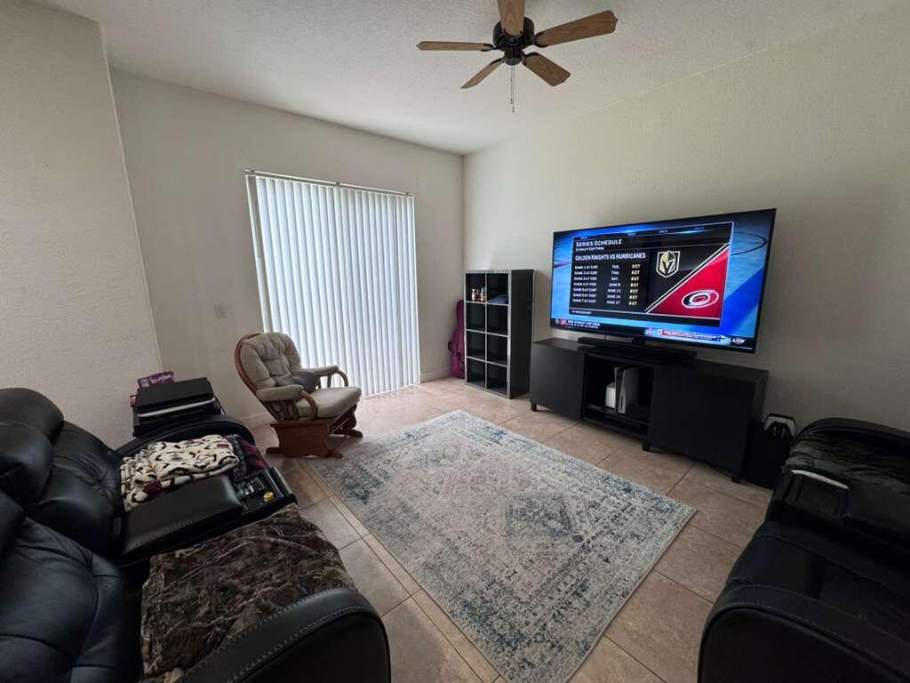 VENTURA GREENS AT EMERALD DUNES CONDO - Residential Lease