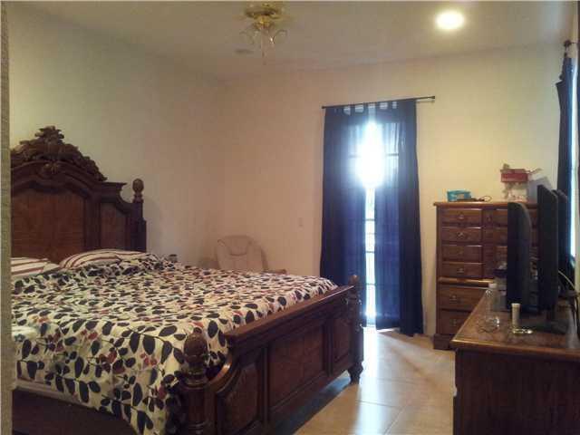 VENTURA GREENS AT EMERALD DUNES CONDO - Residential Lease