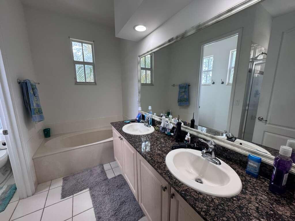 VENTURA GREENS AT EMERALD DUNES CONDO - Residential Lease