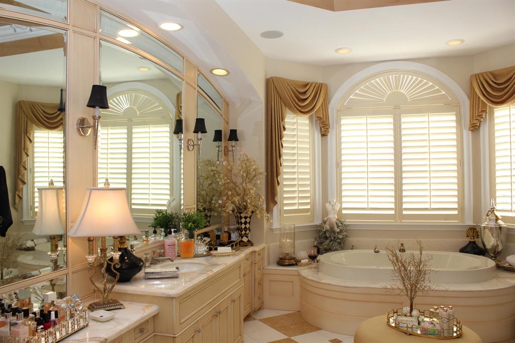 VENETIAN ISLES 1ST SEC - Residential