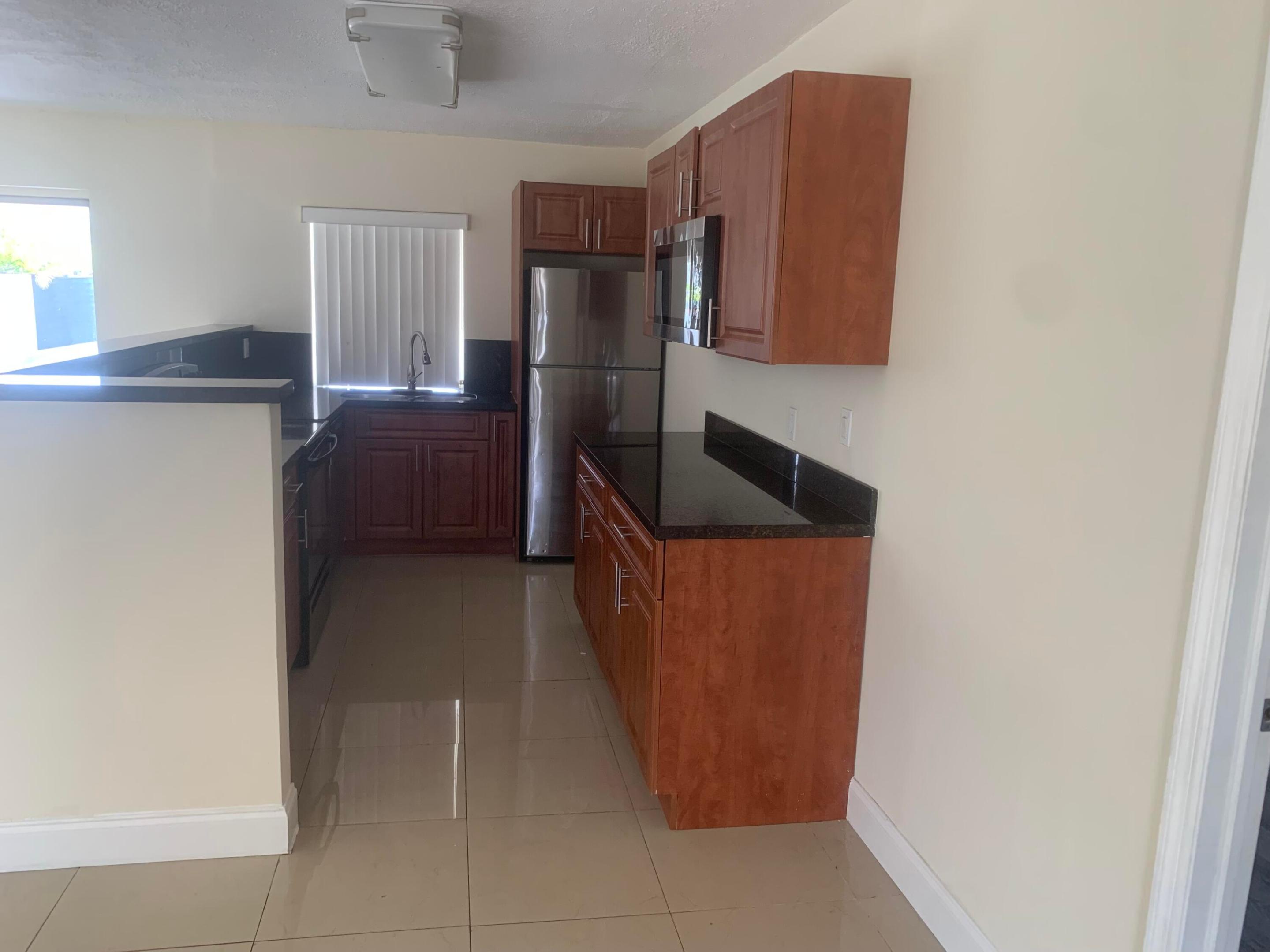 SANDALFOOT COVE SEC 4 - Residential