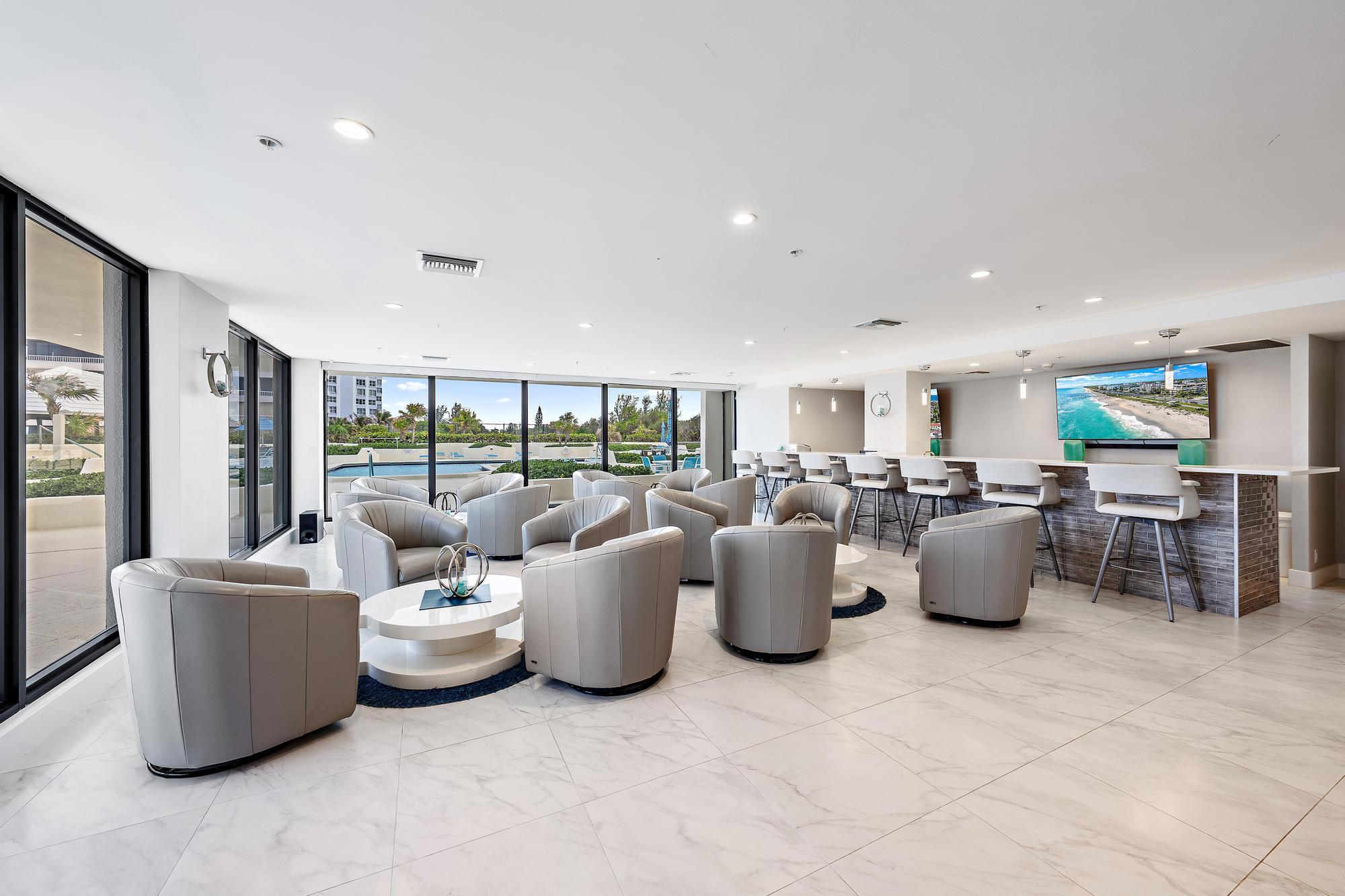 REACHES CONDO - Residential