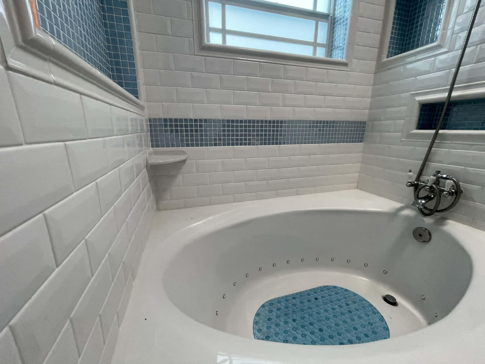 LAUDERDALE ISLES NO 2 - Residential Lease