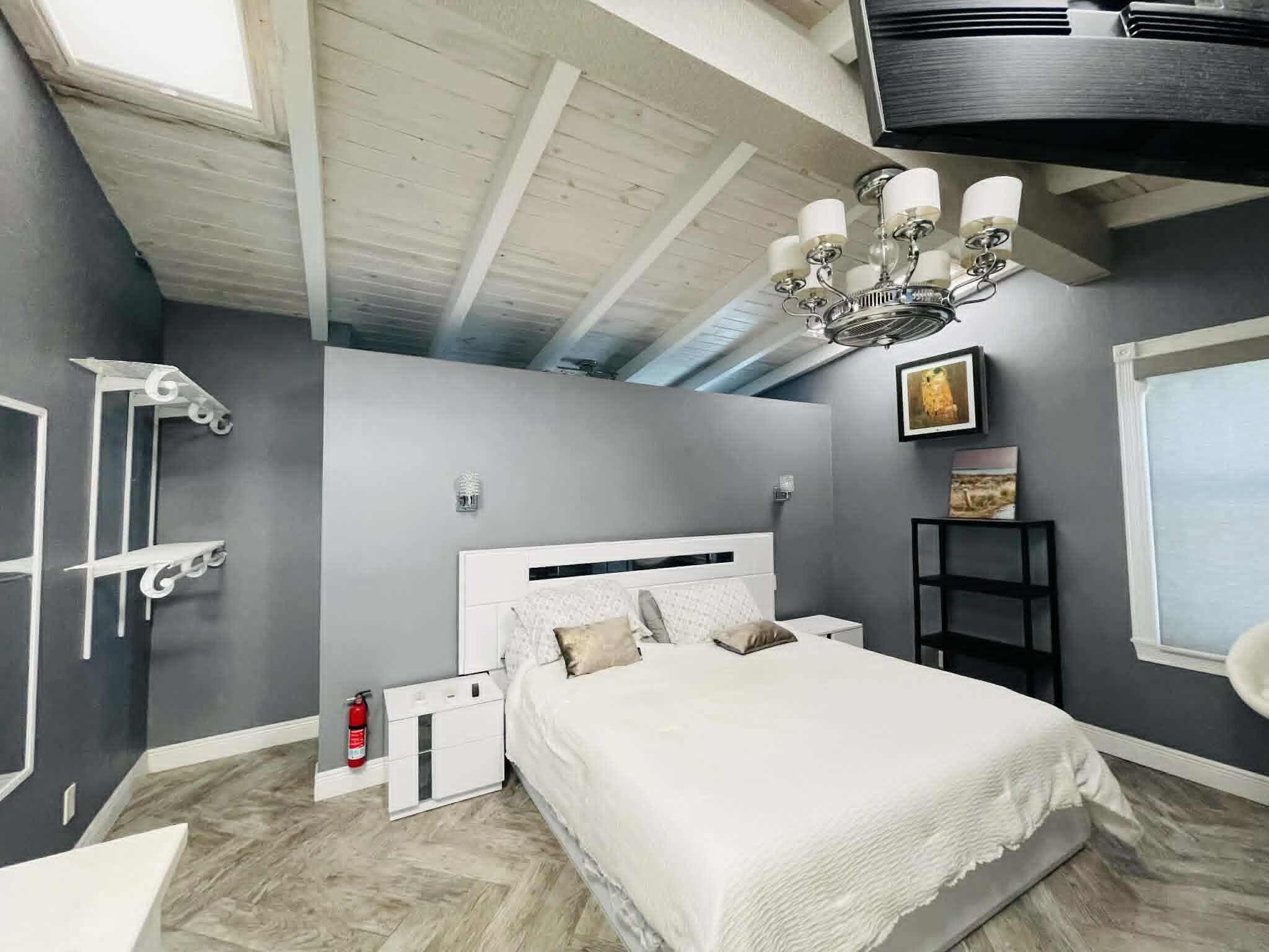 LAUDERDALE ISLES NO 2 - Residential Lease