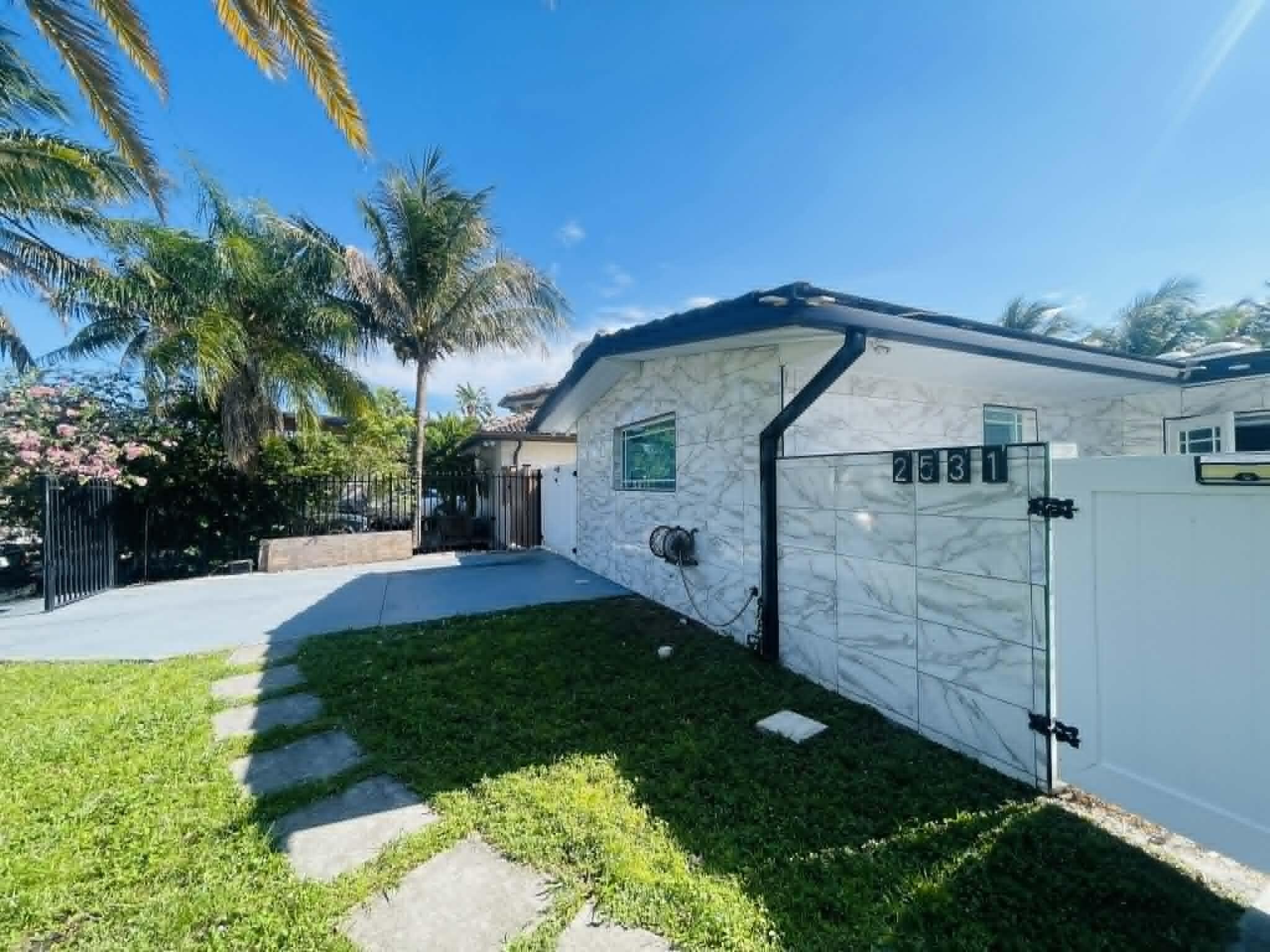 LAUDERDALE ISLES NO 2 - Residential Lease