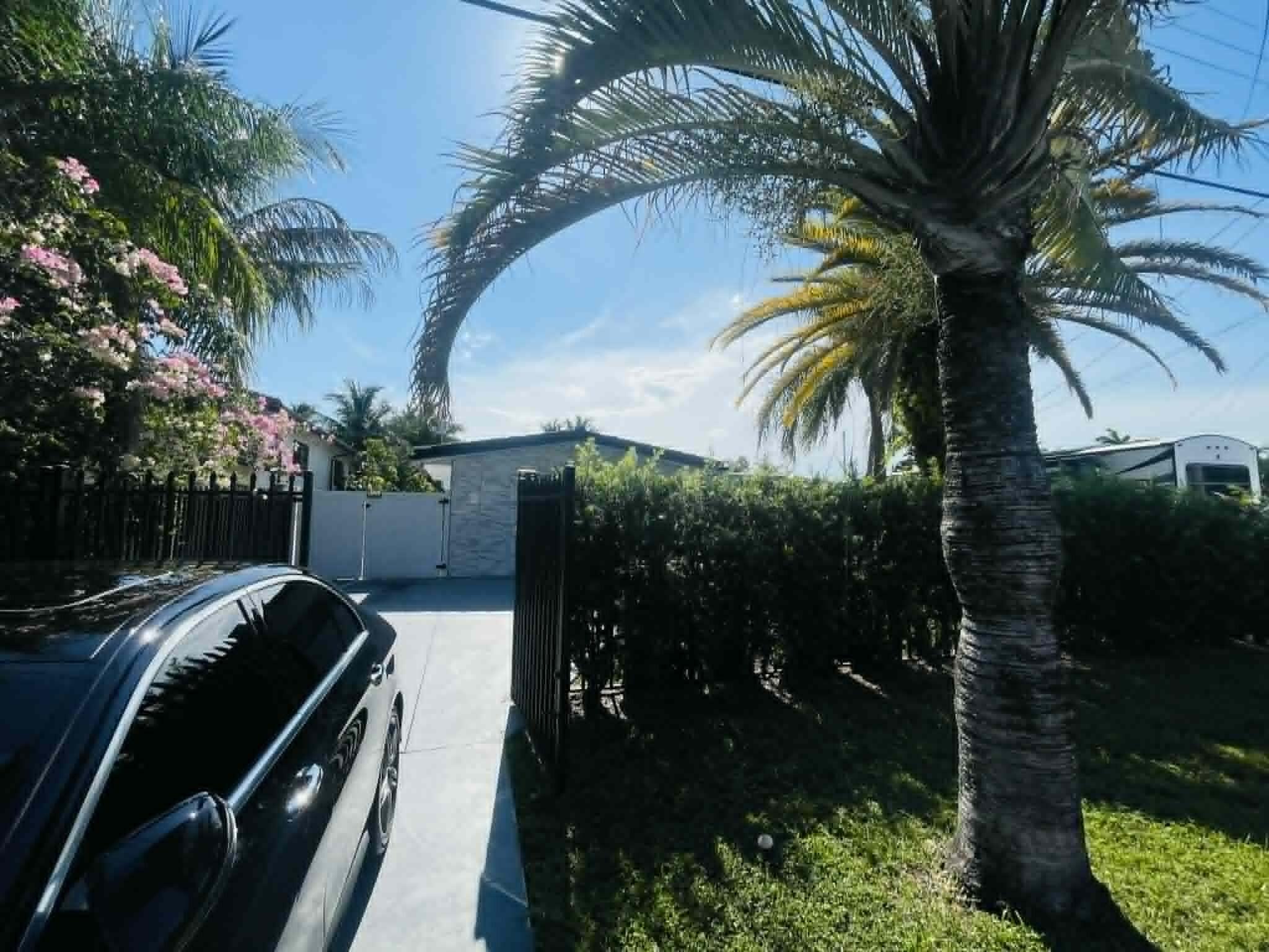 LAUDERDALE ISLES NO 2 - Residential Lease