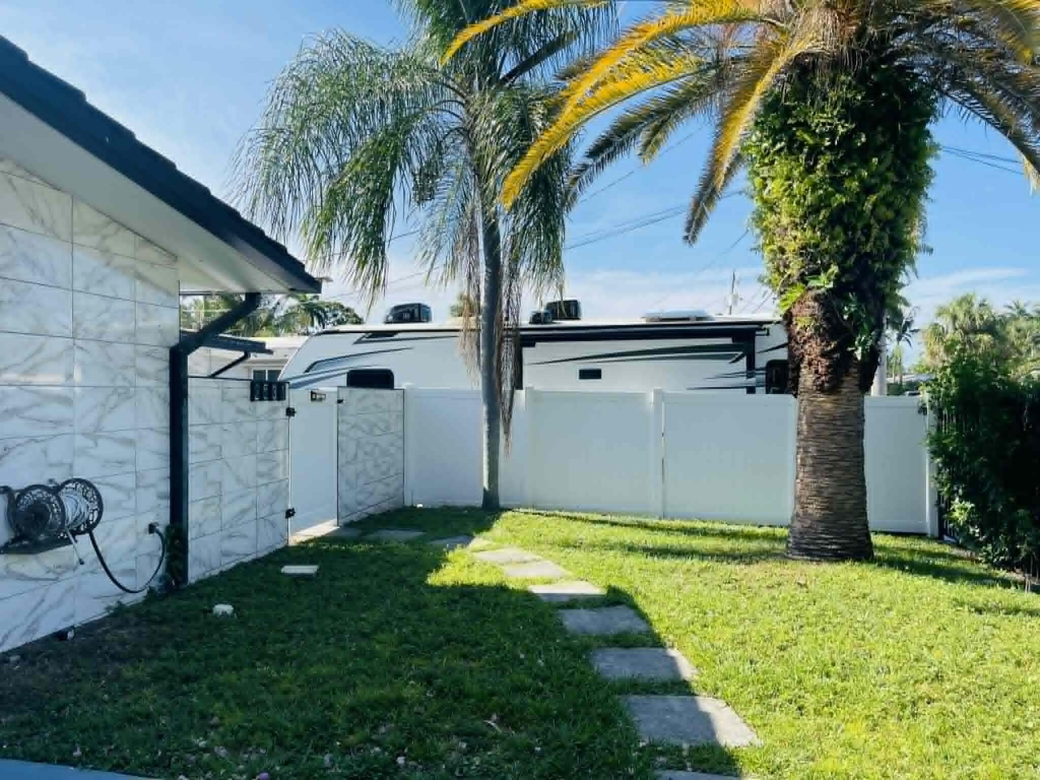 LAUDERDALE ISLES NO 2 - Residential Lease