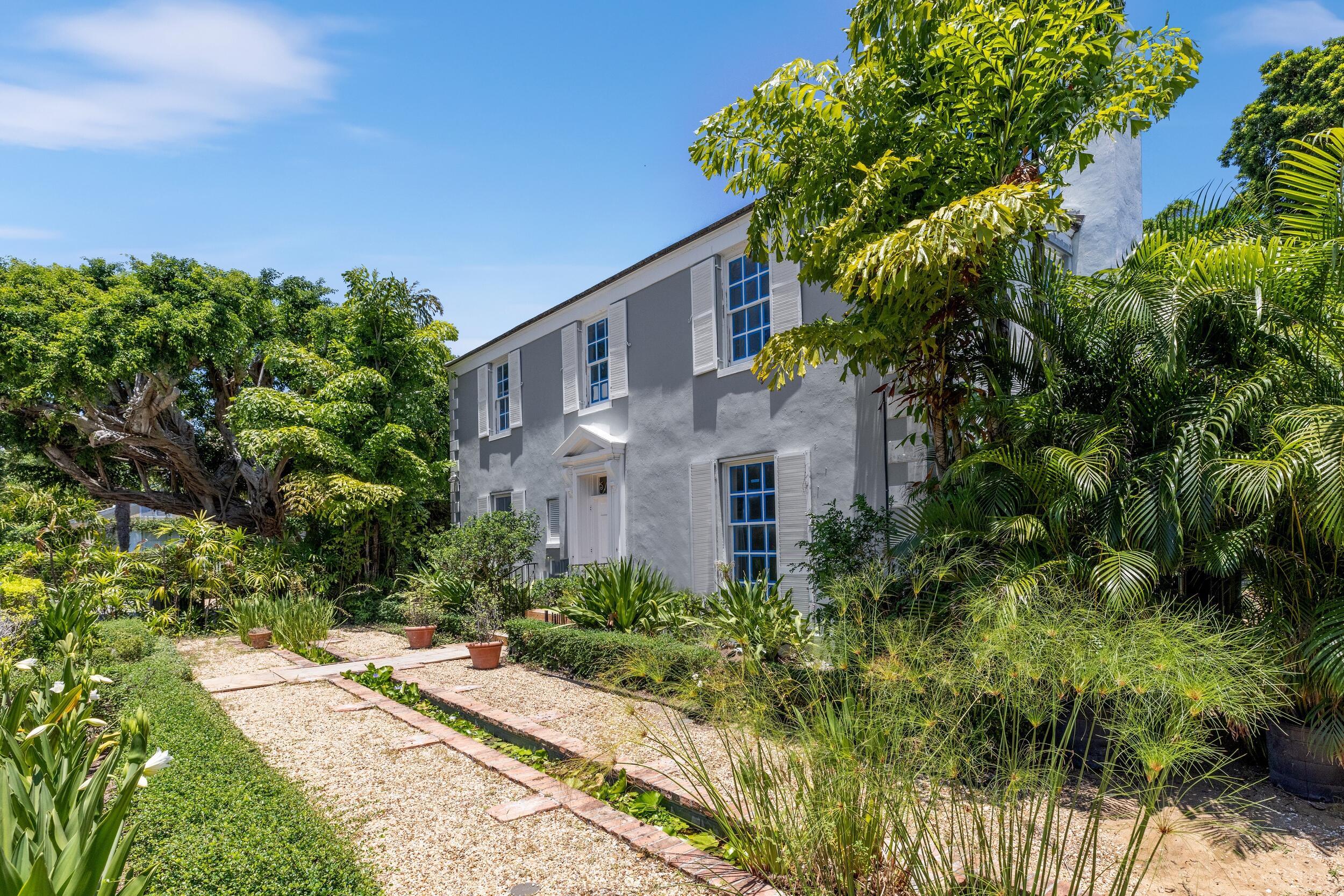 COCOANUT GROVE - Residential