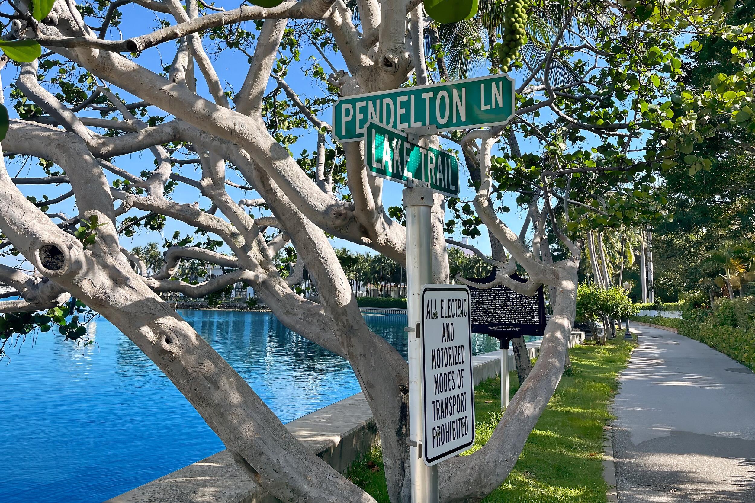 COCOANUT GROVE - Residential