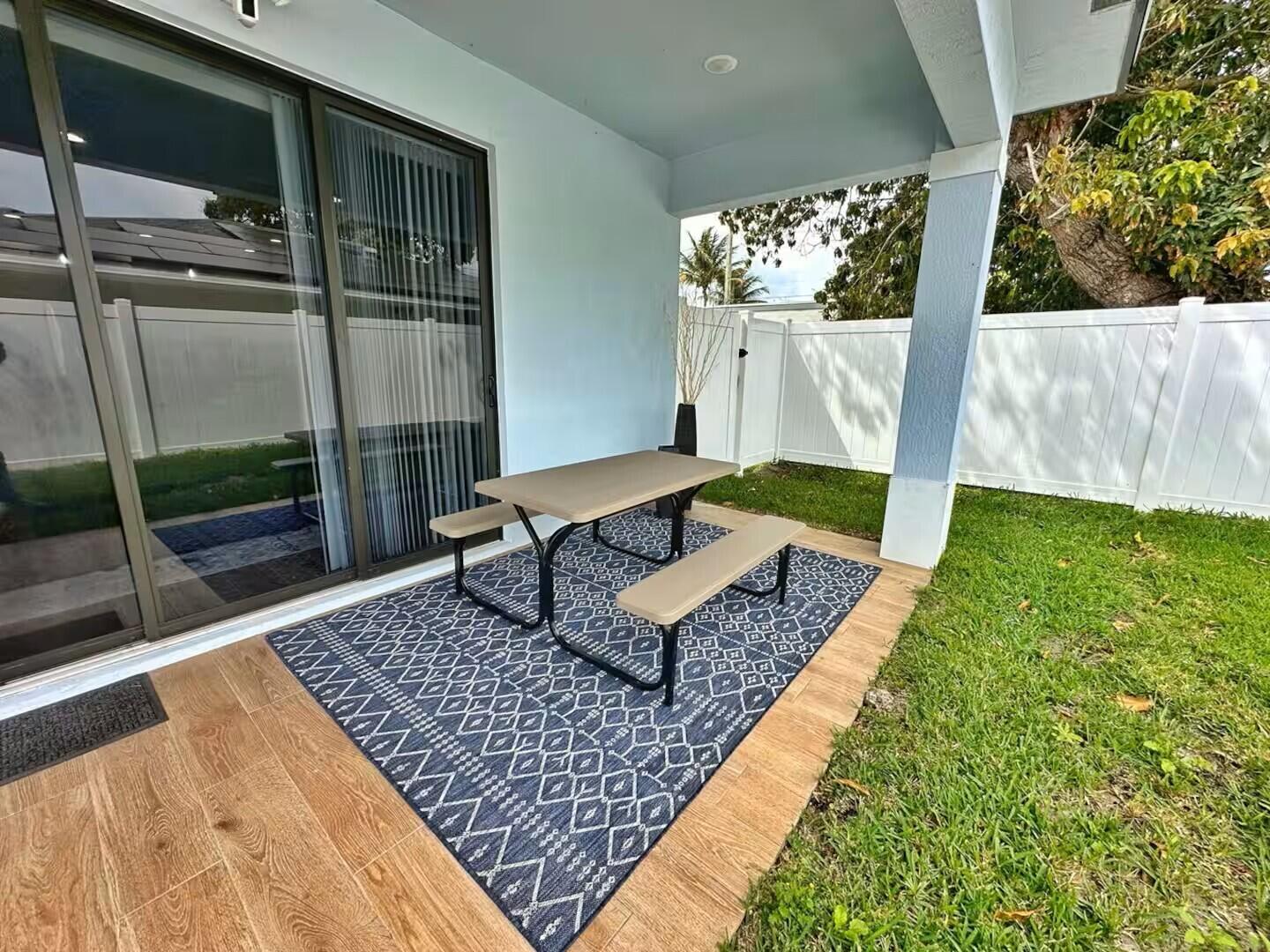 DELRAY TOWN OF - Residential