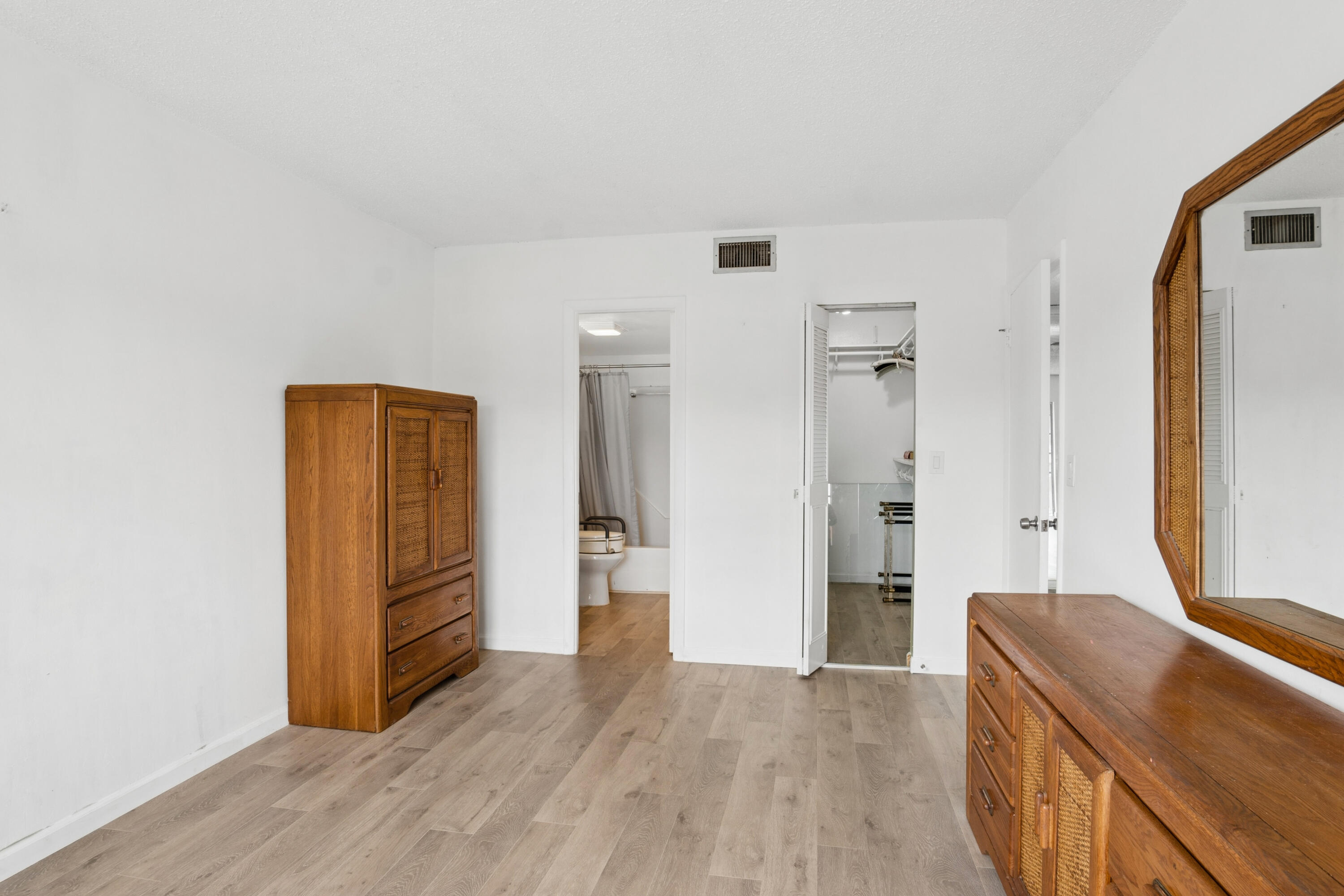 GOLDEN LAKES VILLAGE CONDO 1 THRU 13-A - Residential