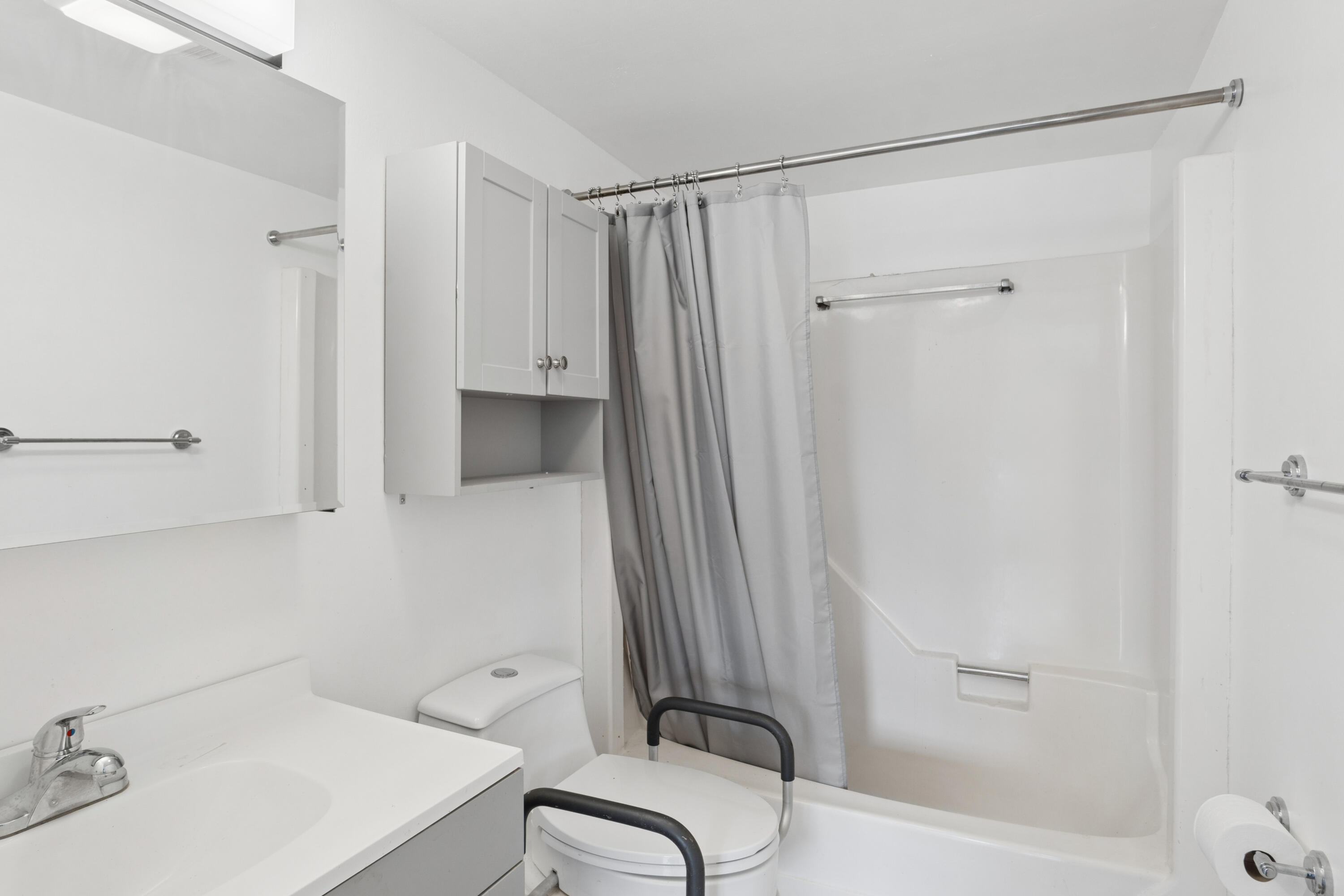 GOLDEN LAKES VILLAGE CONDO 1 THRU 13-A - Residential
