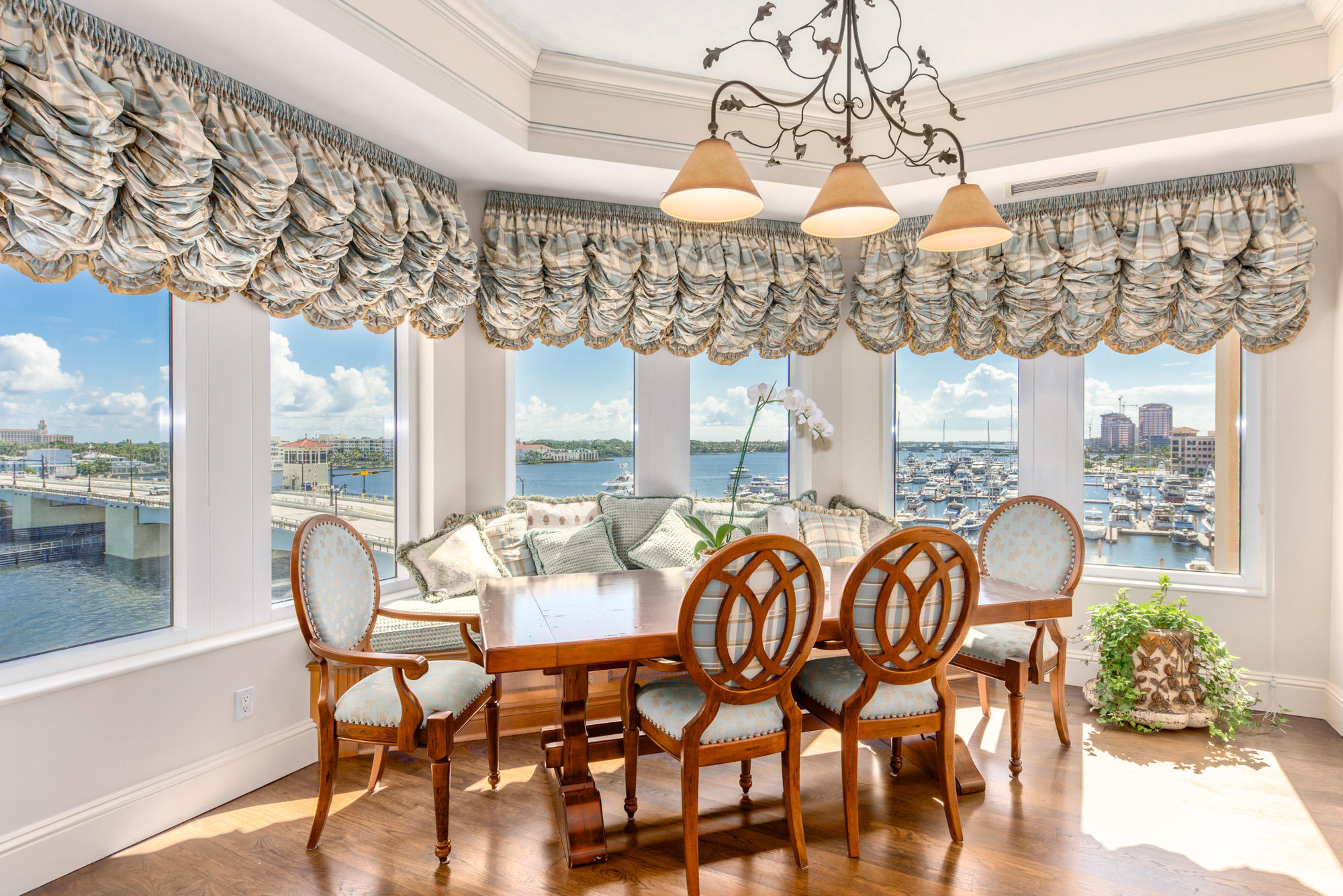 ONE WATERMARK PLACE OF THE PALM BEACHES CONDOMINIU - Residential