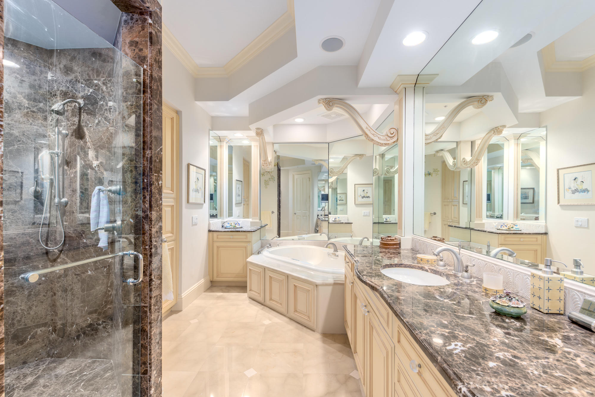 ONE WATERMARK PLACE OF THE PALM BEACHES CONDOMINIU - Residential