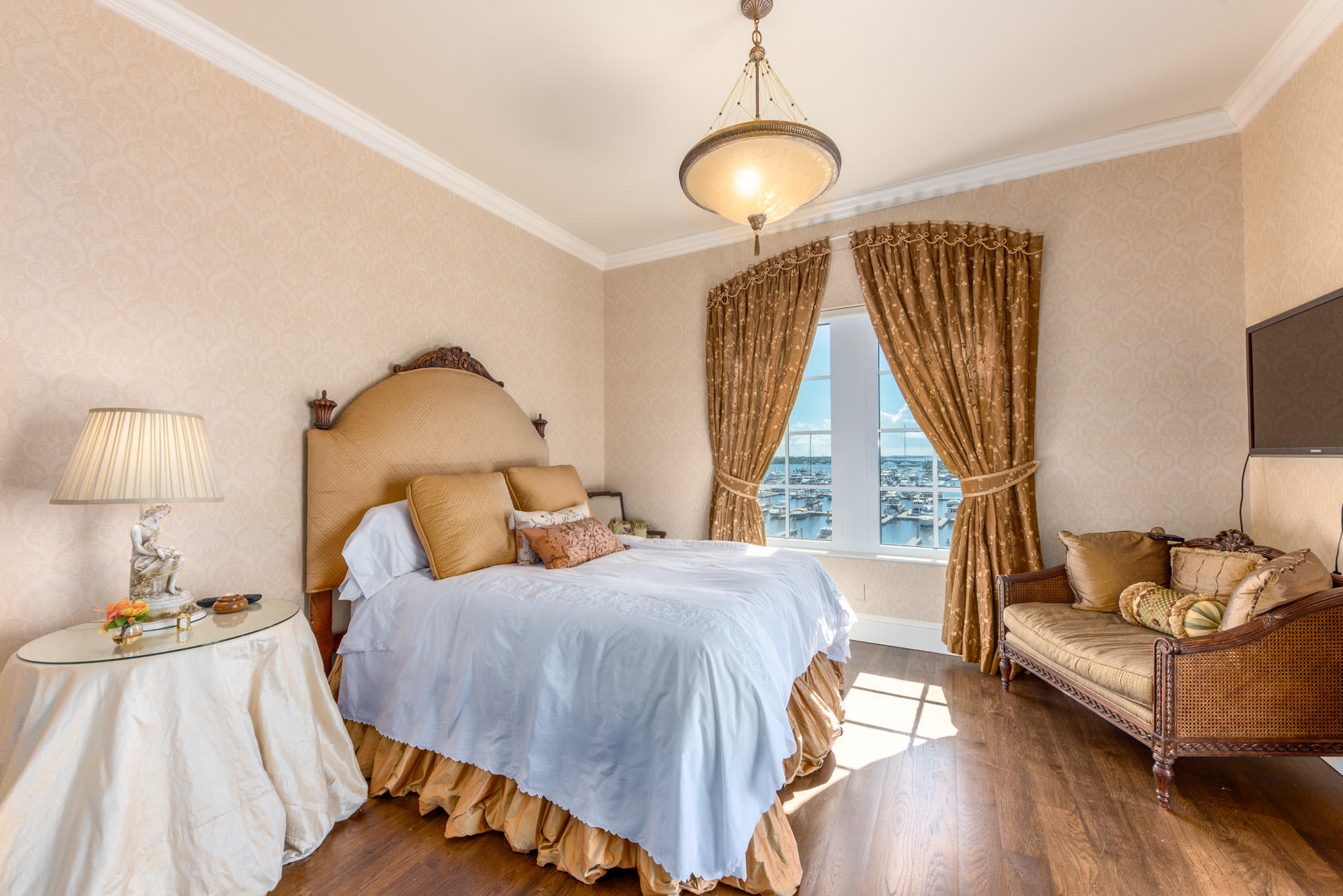 ONE WATERMARK PLACE OF THE PALM BEACHES CONDOMINIU - Residential