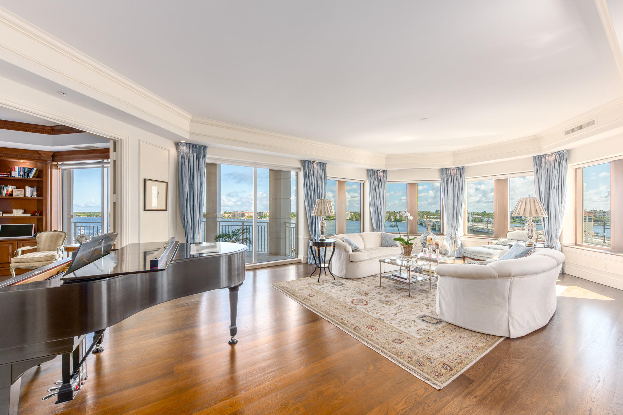 ONE WATERMARK PLACE OF THE PALM BEACHES CONDOMINIU - Residential