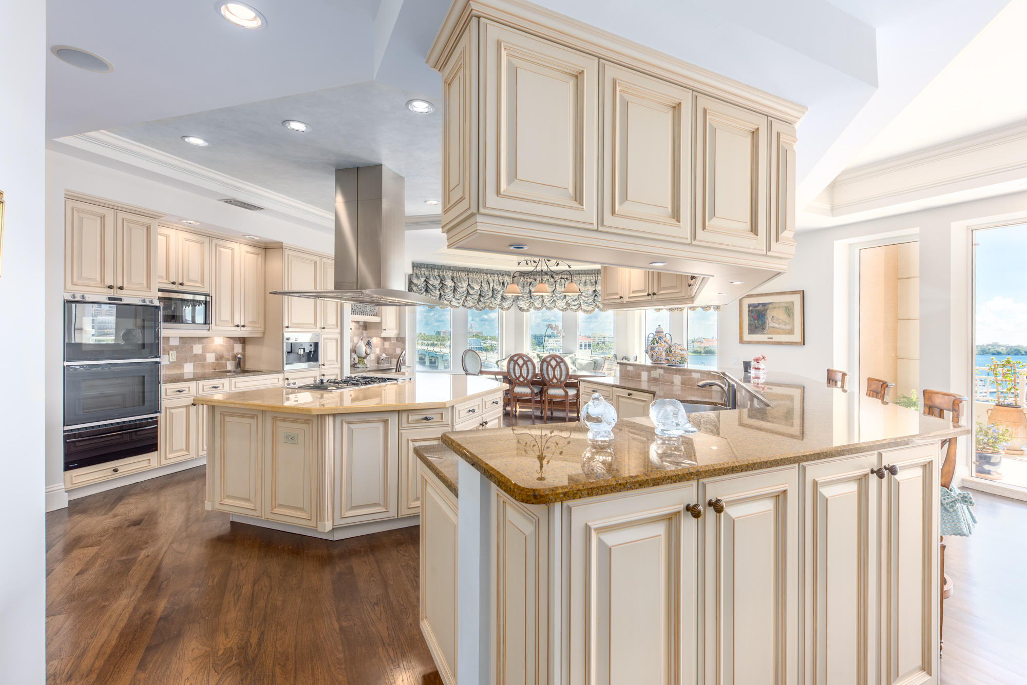 ONE WATERMARK PLACE OF THE PALM BEACHES CONDOMINIU - Residential
