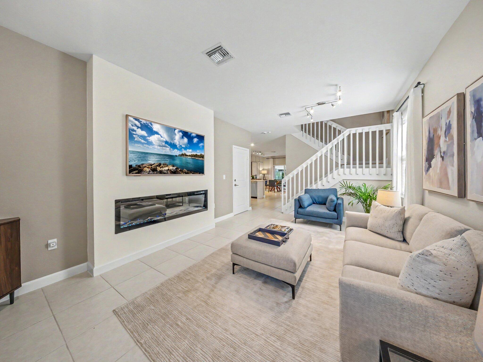WYNDHAM LAKES PLAZA - Residential