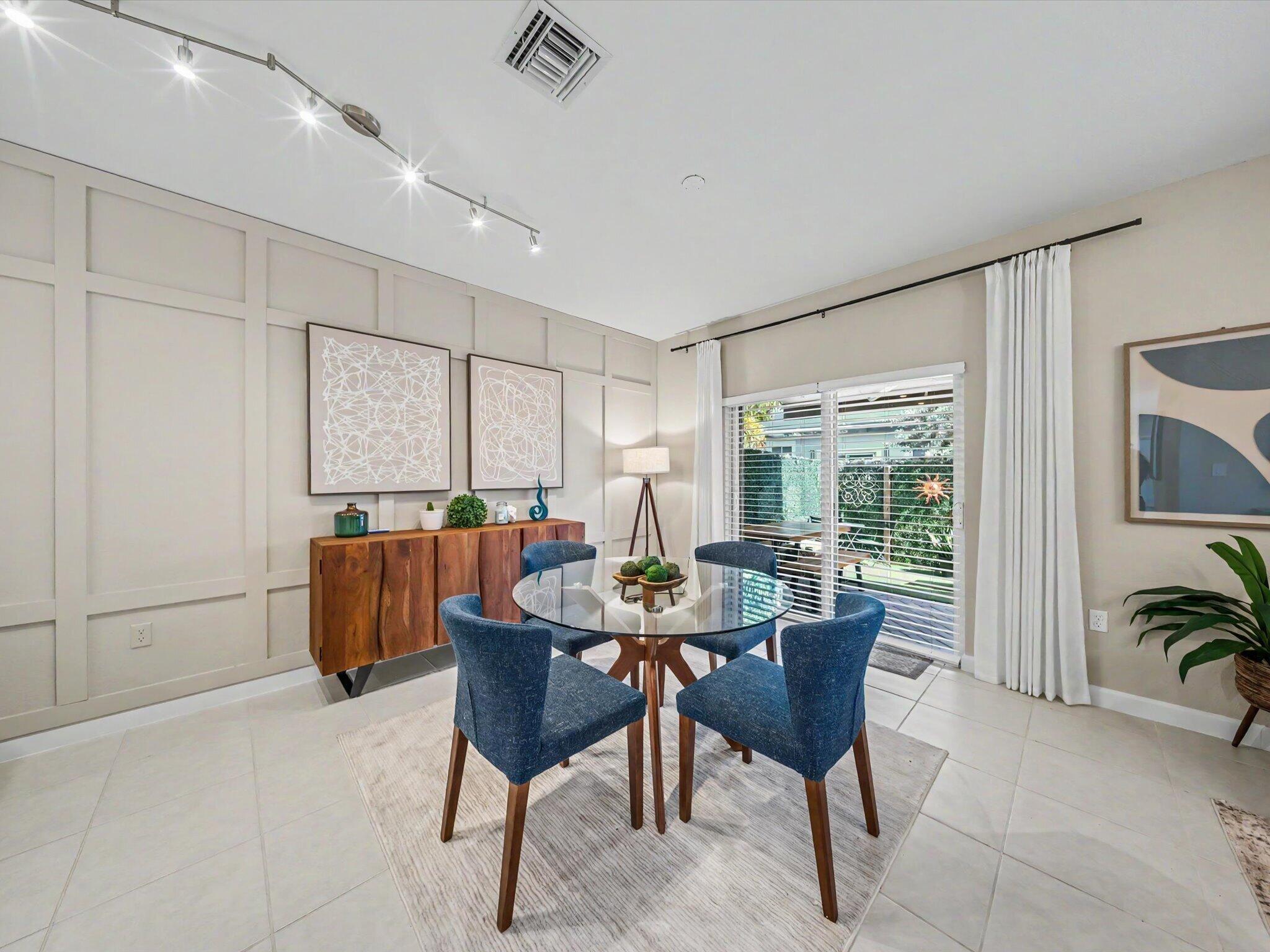 WYNDHAM LAKES PLAZA - Residential