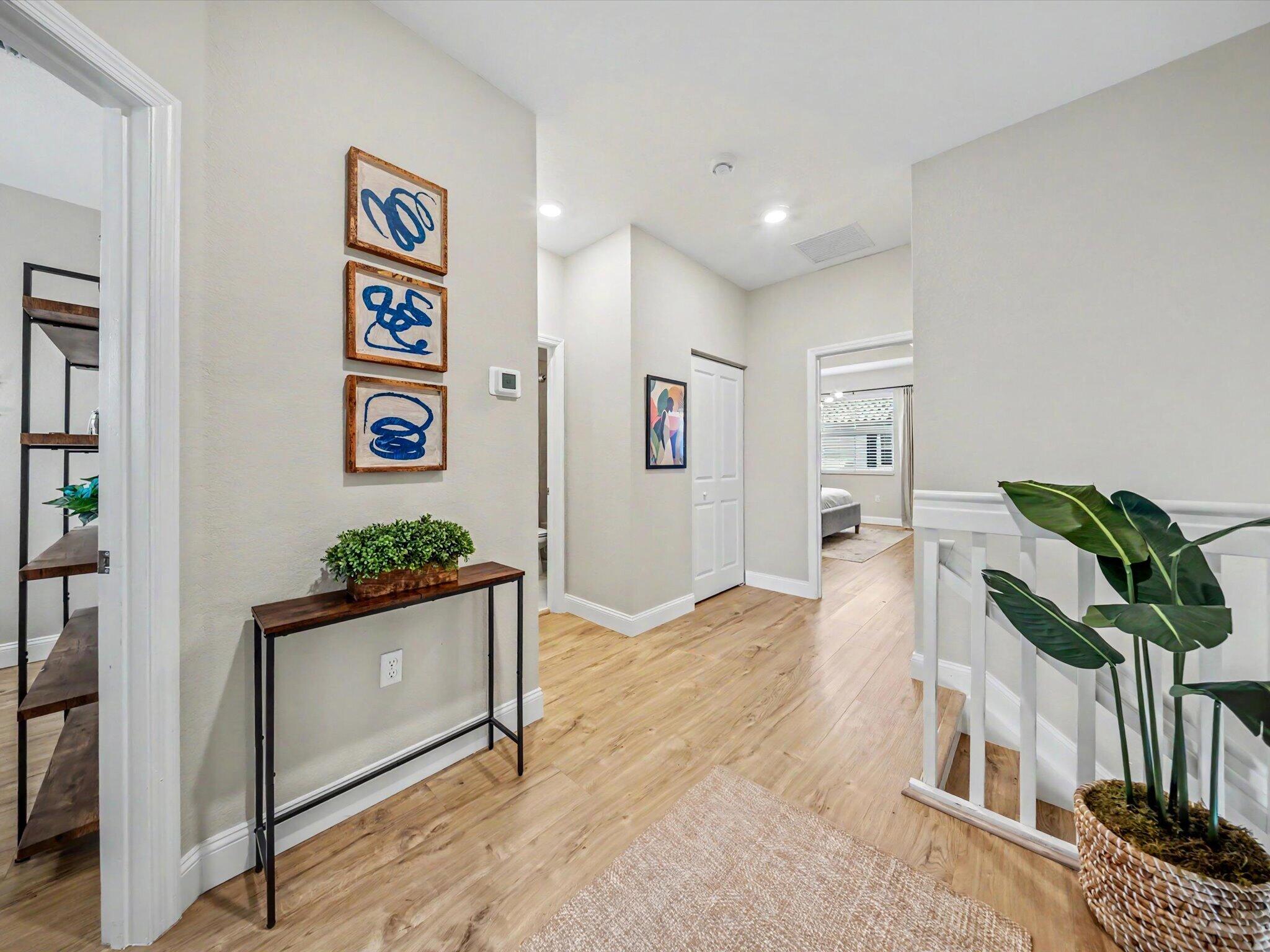 WYNDHAM LAKES PLAZA - Residential