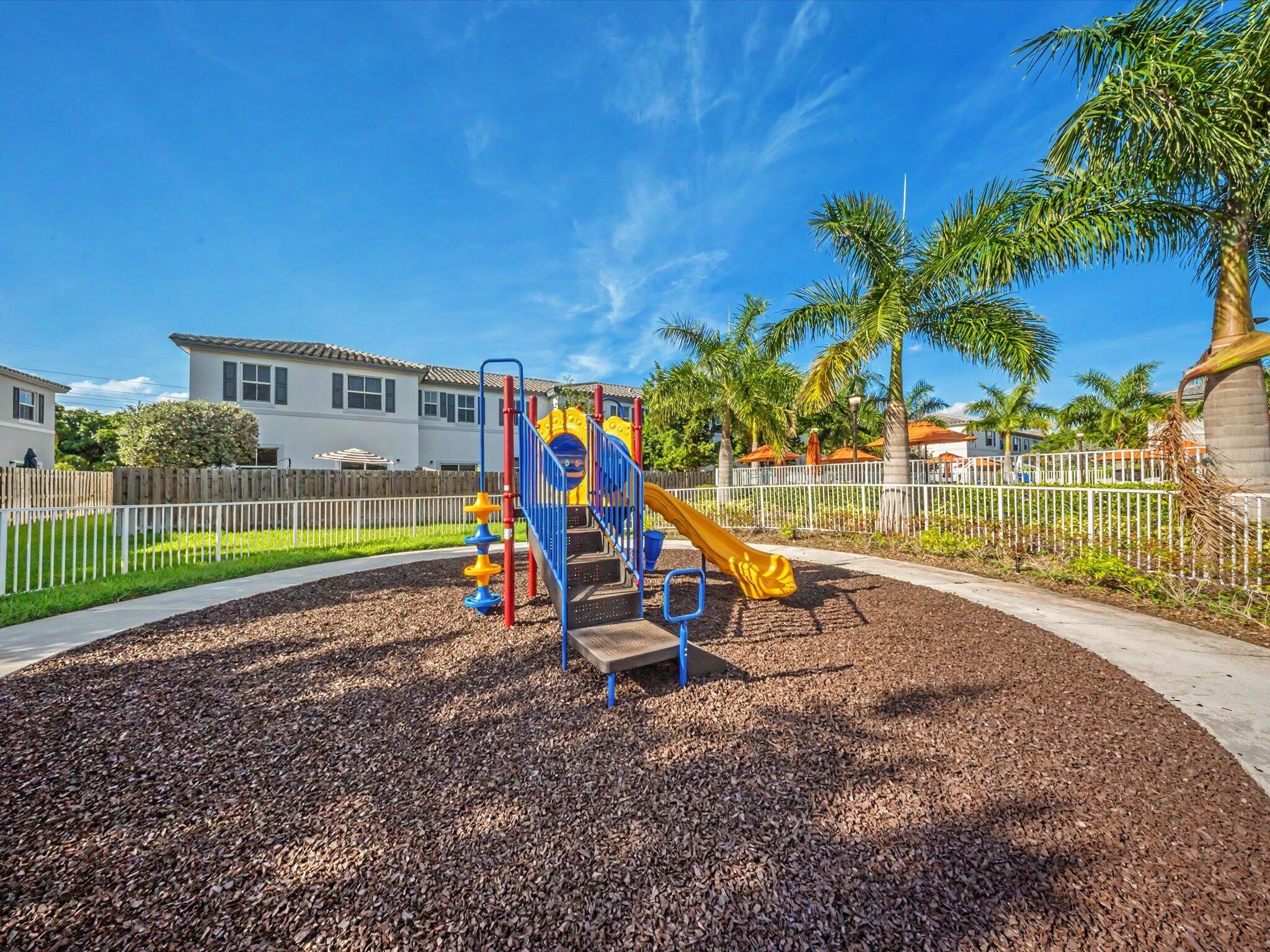 WYNDHAM LAKES PLAZA - Residential