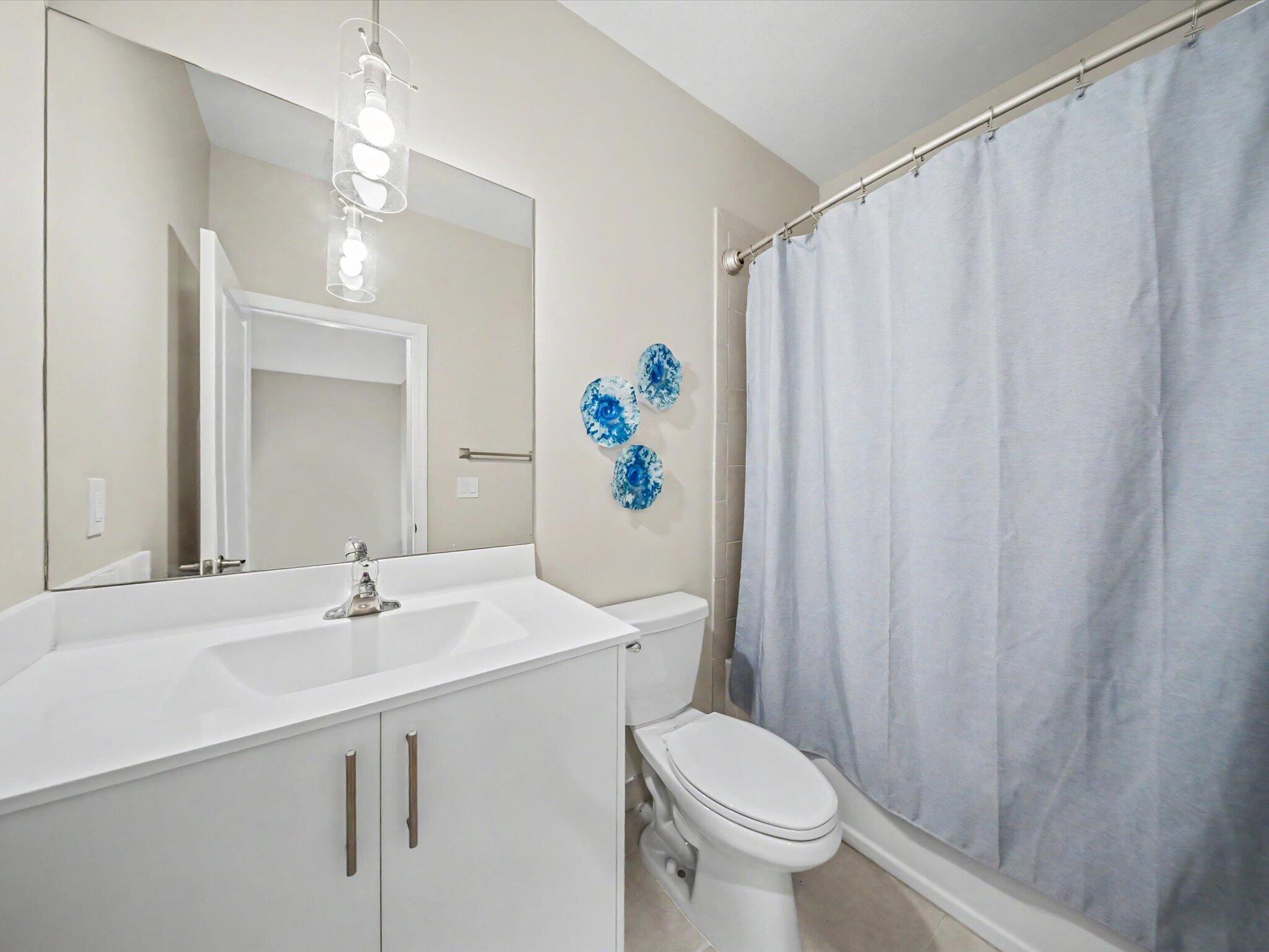 WYNDHAM LAKES PLAZA - Residential