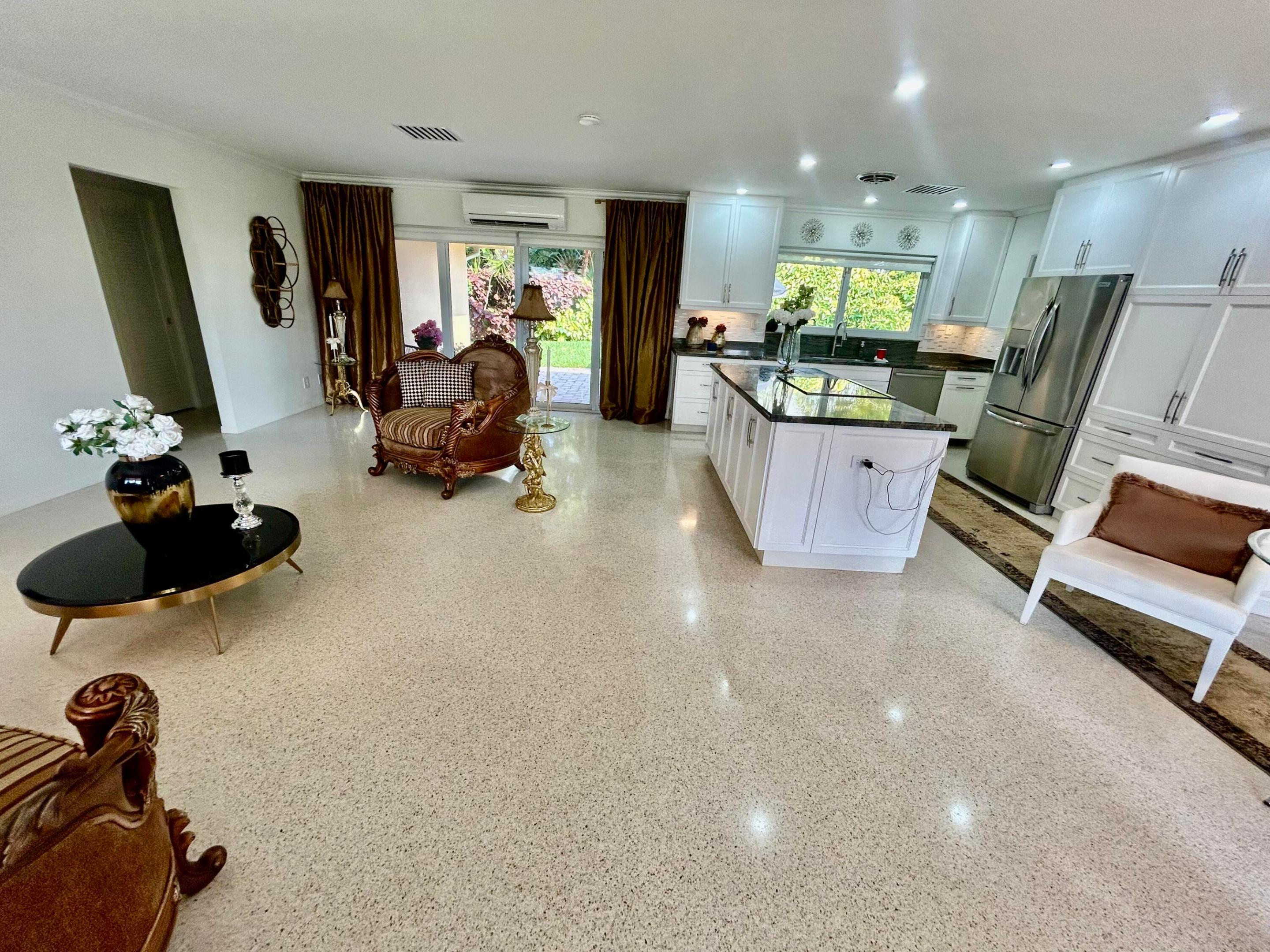 PALM CLUB CO-OP - Residential