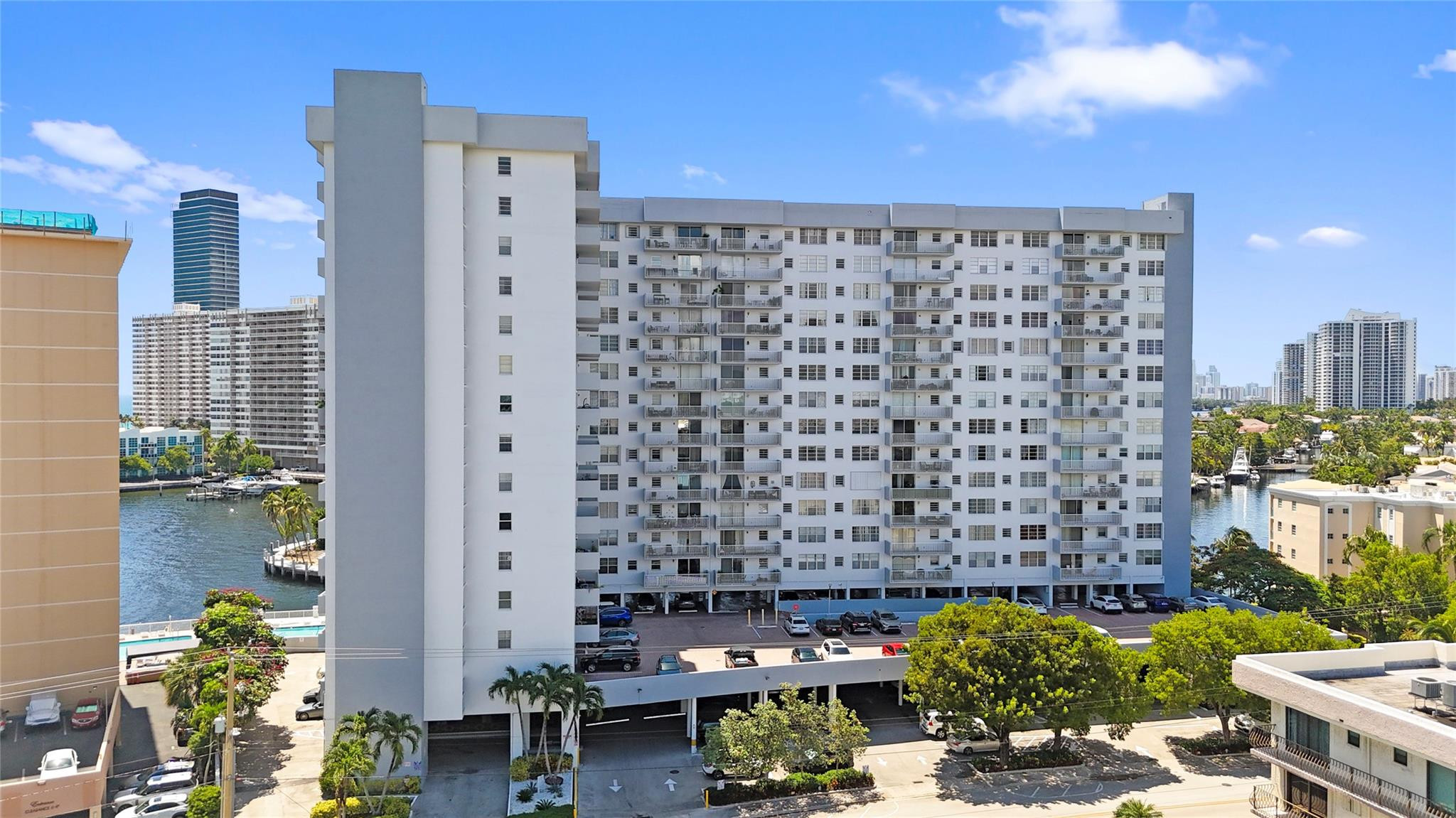 Golden Surf Towers - Residential
