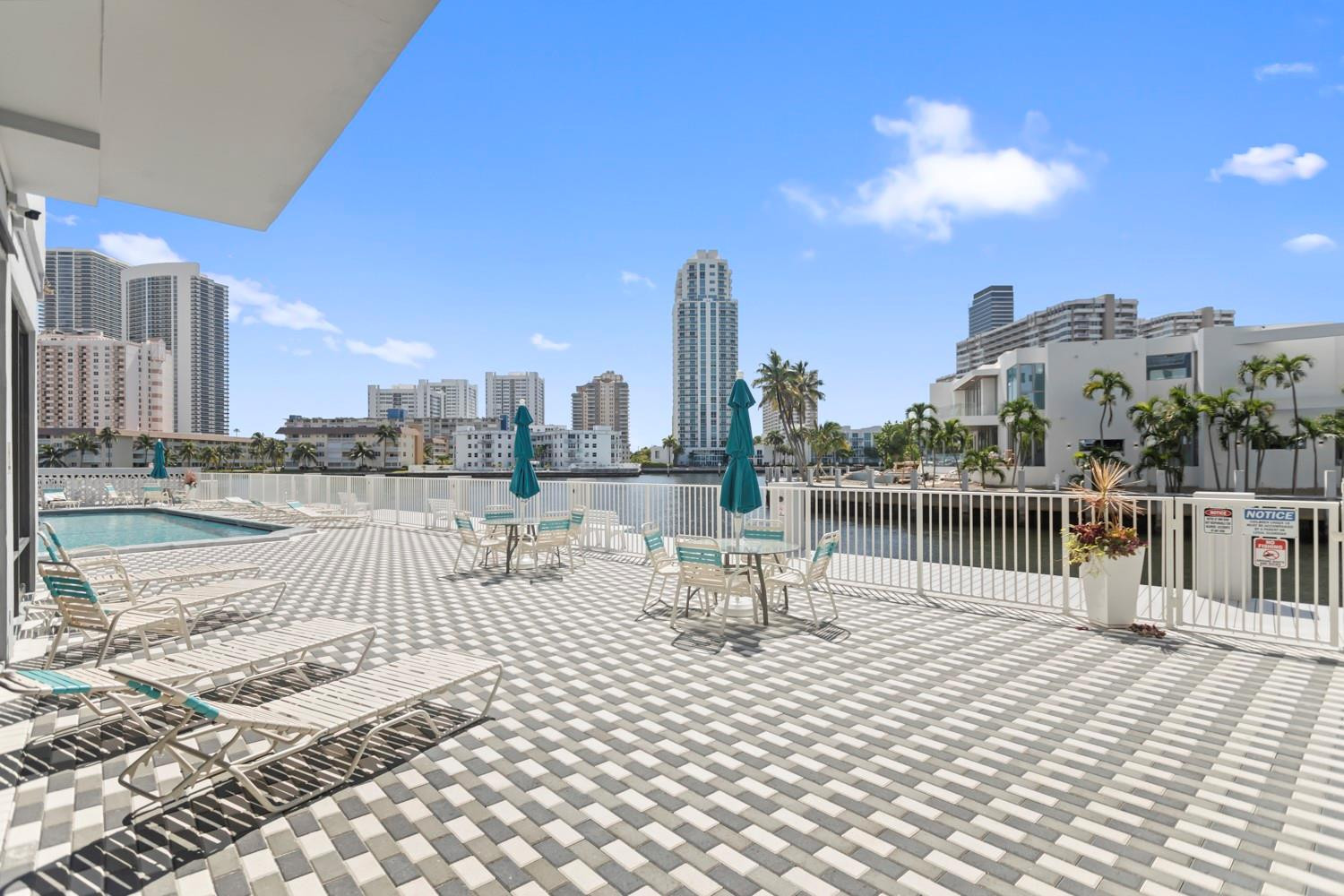 Golden Surf Towers - Residential