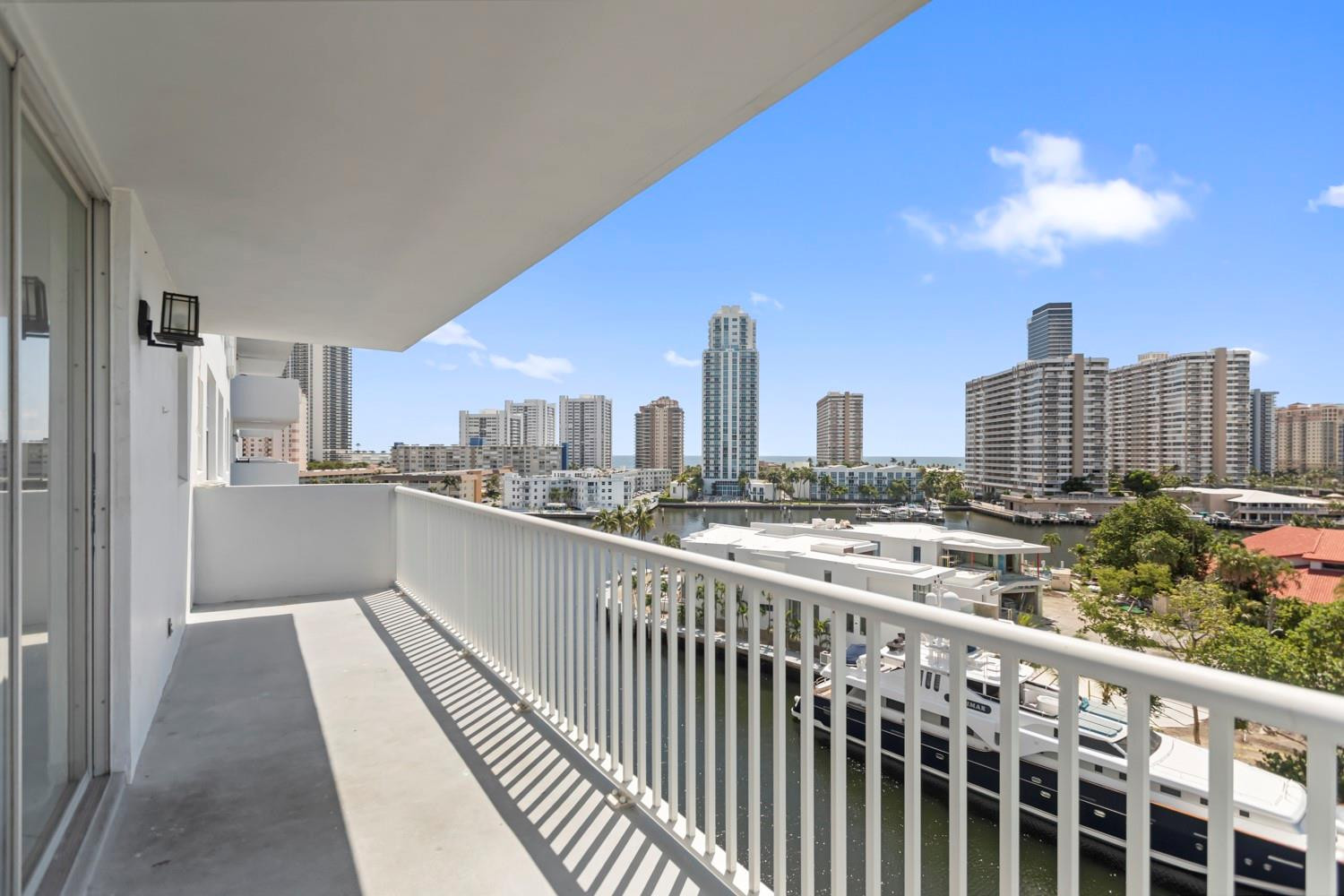 Golden Surf Towers - Residential