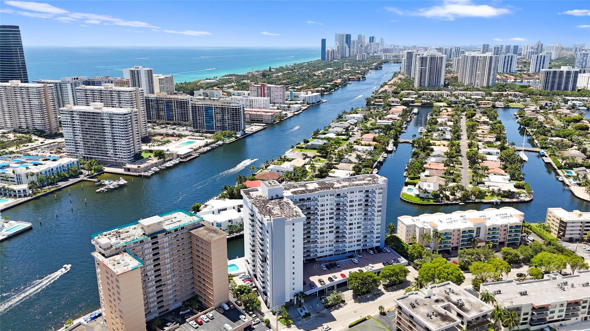 Golden Surf Towers - Residential