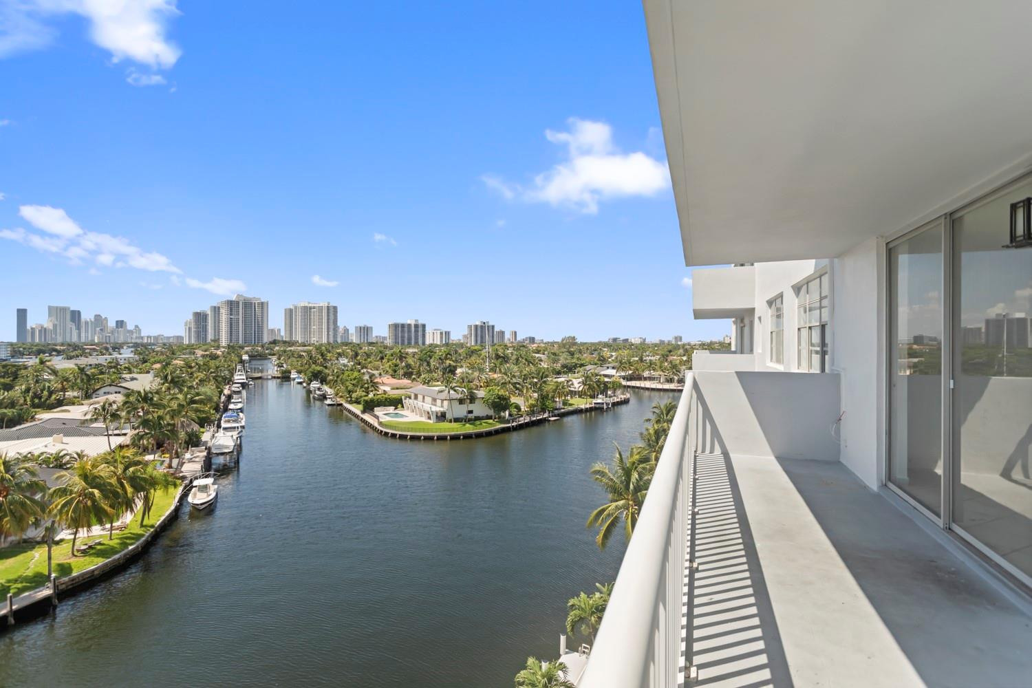 Golden Surf Towers - Residential