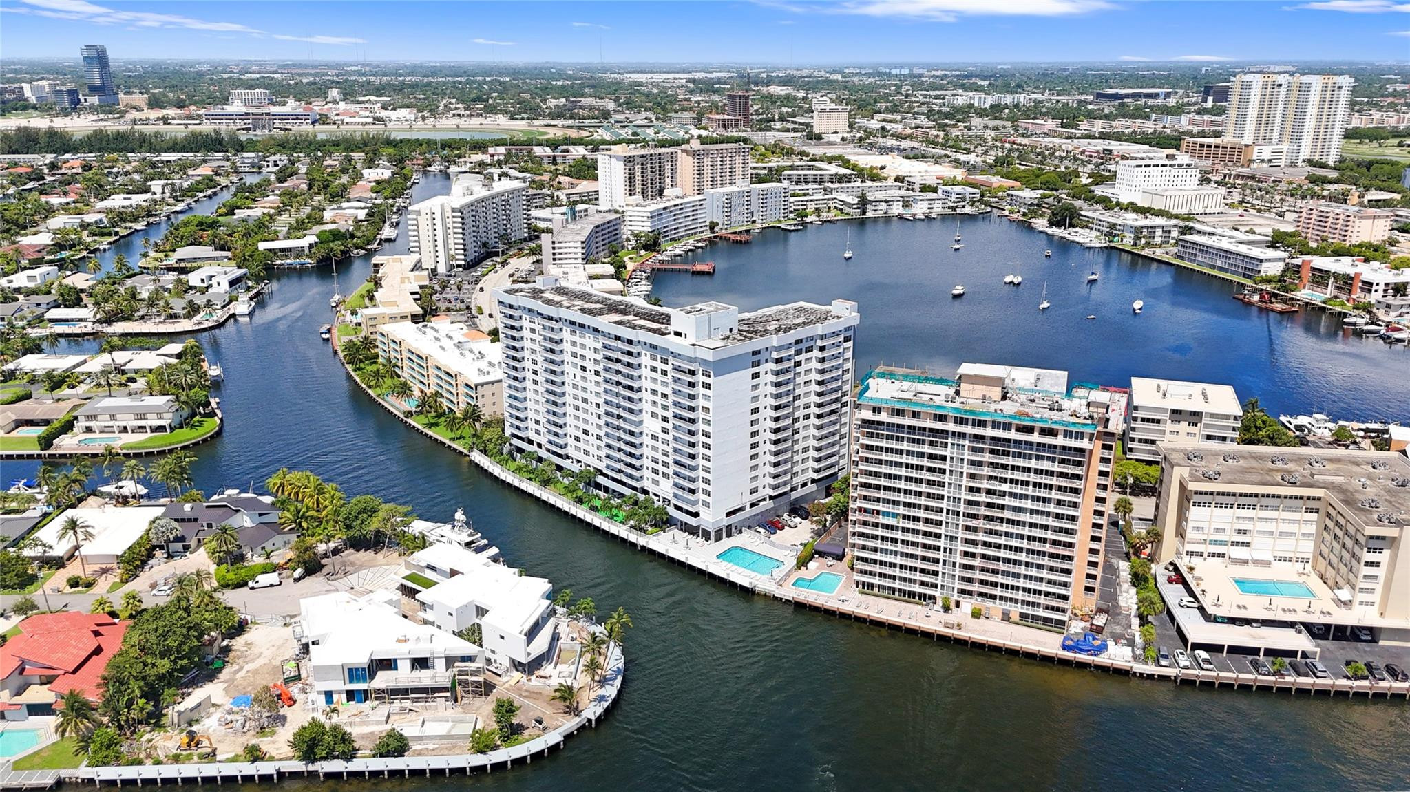 Golden Surf Towers - Residential