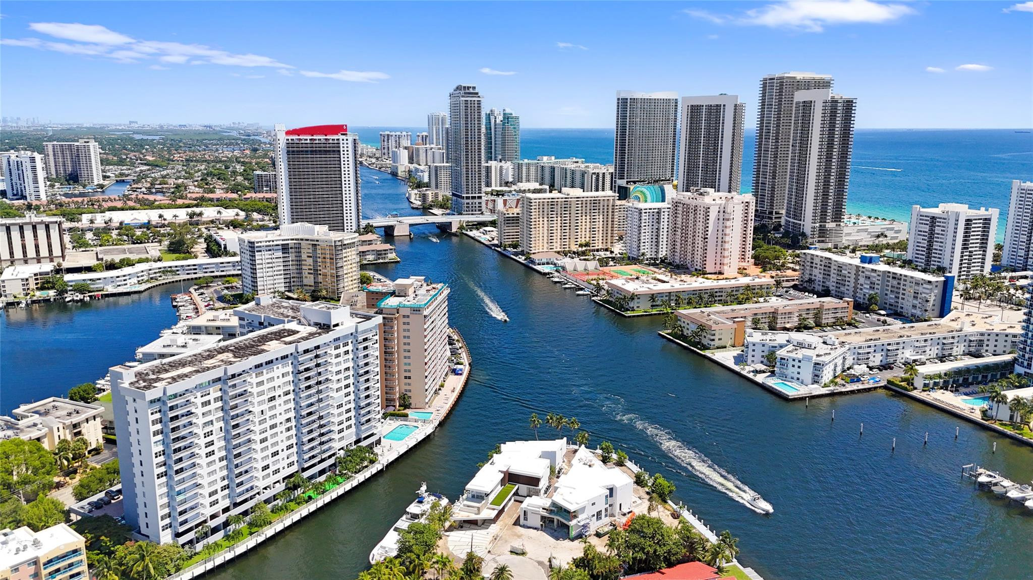 Golden Surf Towers - Residential