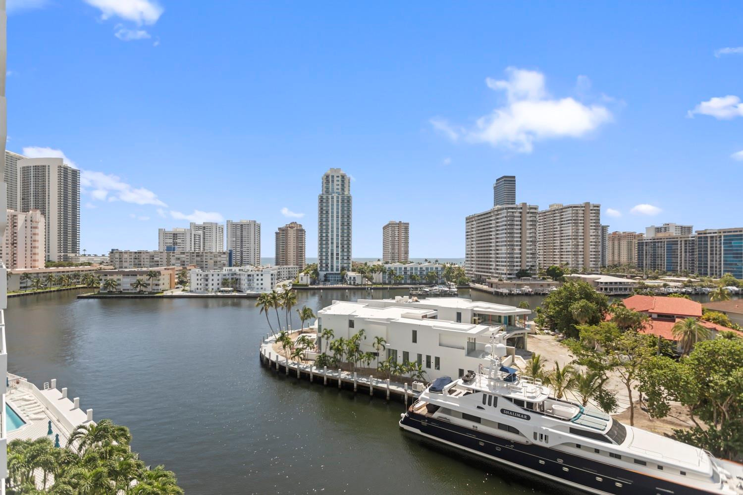 Golden Surf Towers - Residential