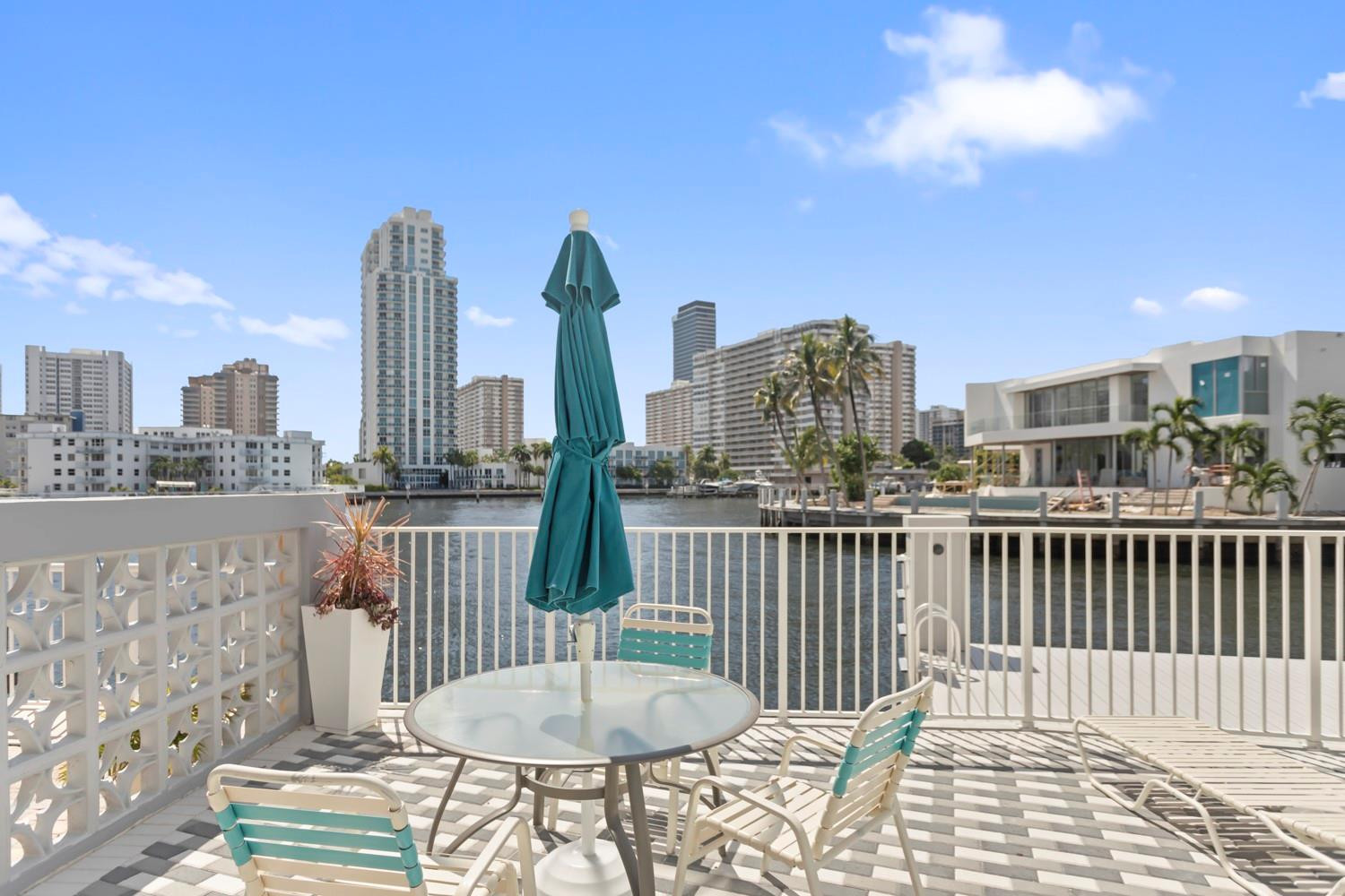 Golden Surf Towers - Residential