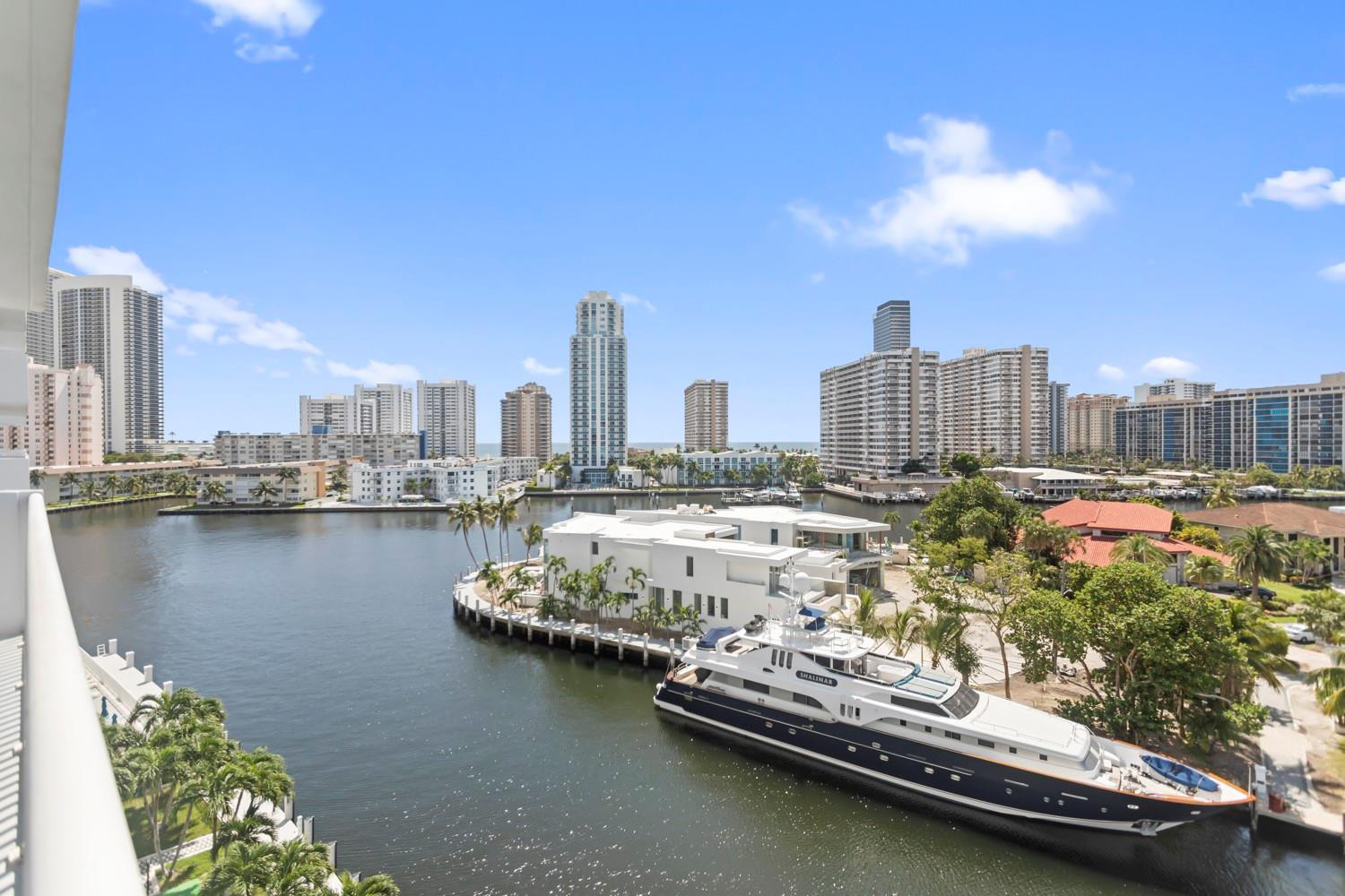 Golden Surf Towers - Residential
