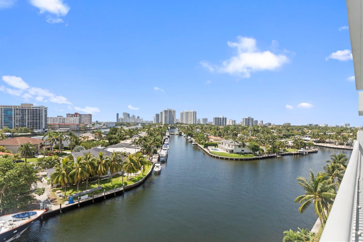 Golden Surf Towers - Residential